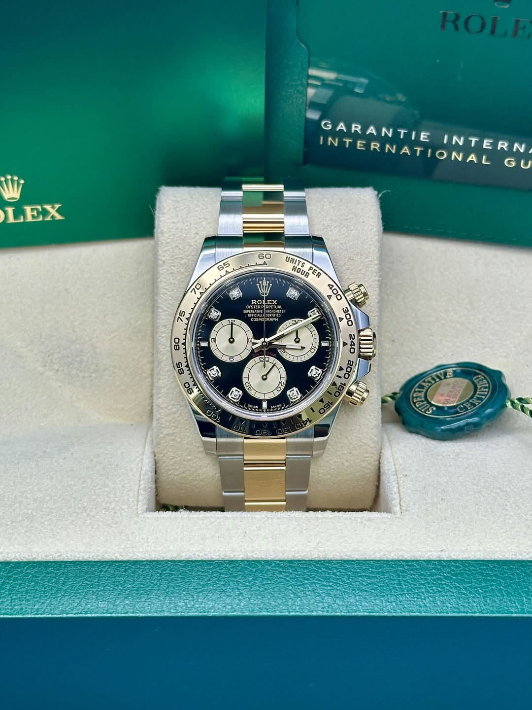 May be an image of wrist watch and text that says 'LEX GARANTIE INTERN INTERNATIONAL INTERNATIONAL INTERNAT GL 60 65 I UNTS HOUR HOUR MTSPER ER S54 40 400 創 II 龍 80 85 ร0 LIAS 念 肉'