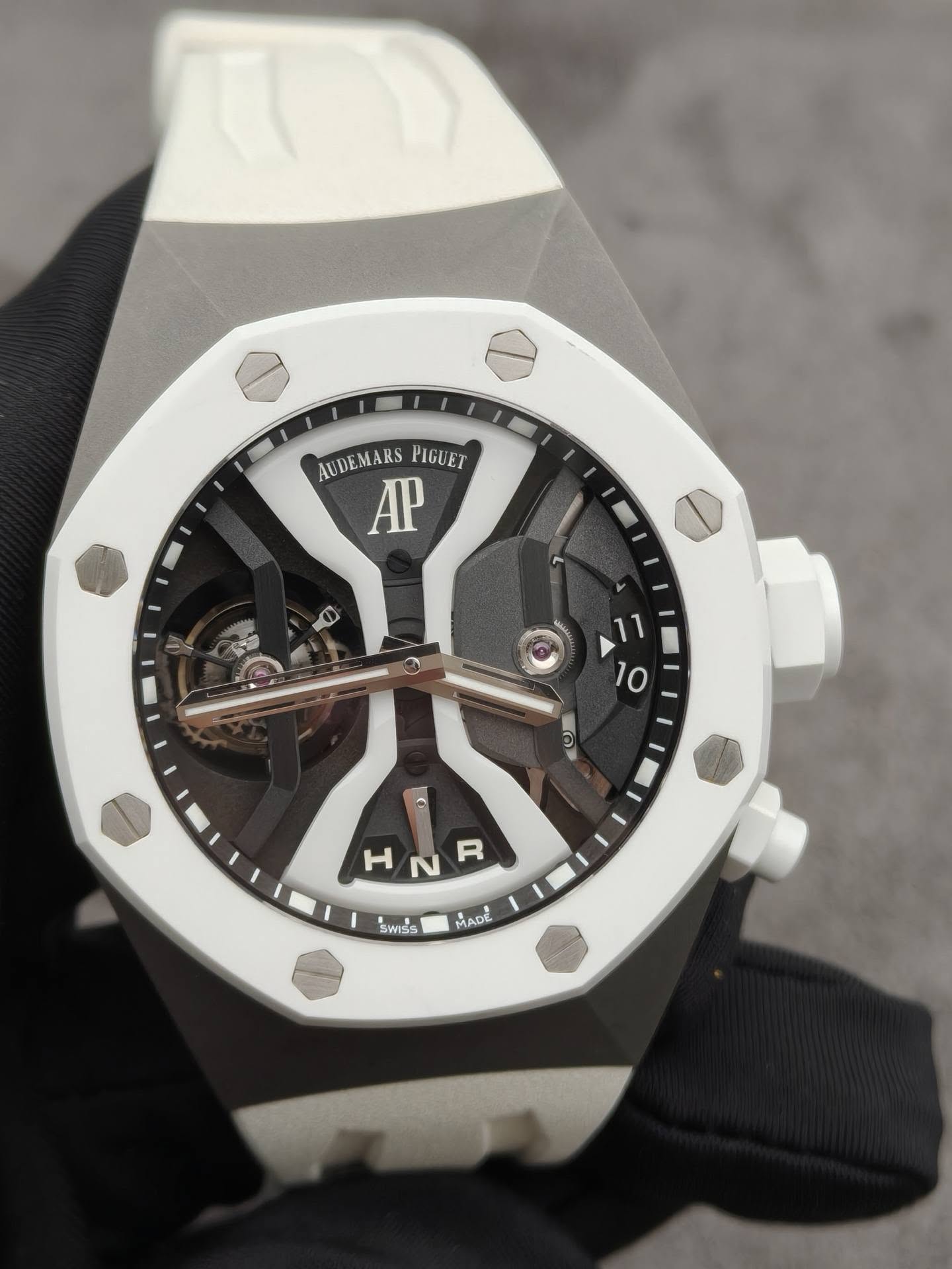 May be an image of wrist watch and text that says 'AUDEMARS AUDEMARSPIGUET MARS PIGGET AP 1 10 HNR R H N SWISS MADE'