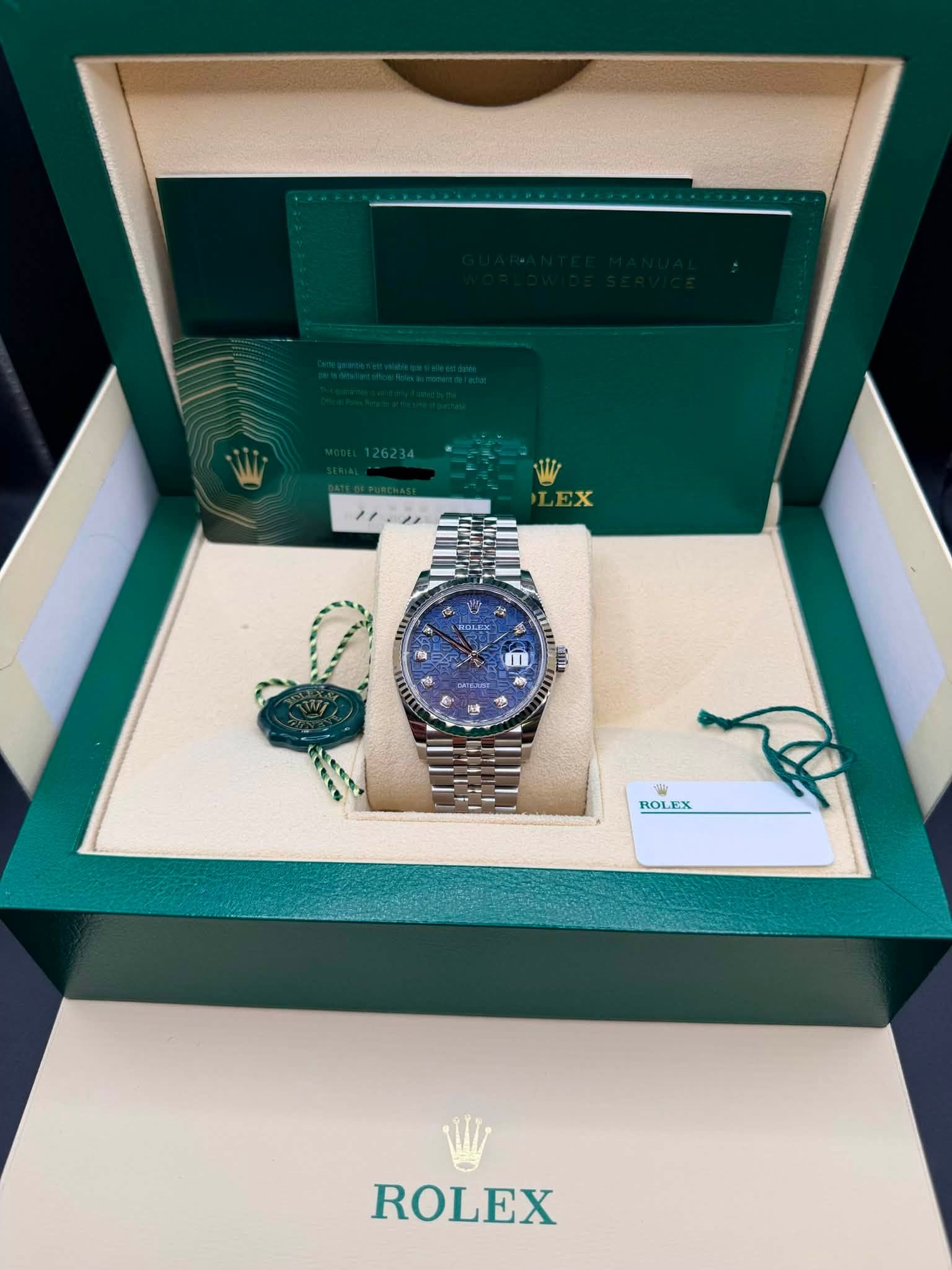 May be an image of wrist watch and text that says 'm ب ه ي 10 ROLEX ROLEX'