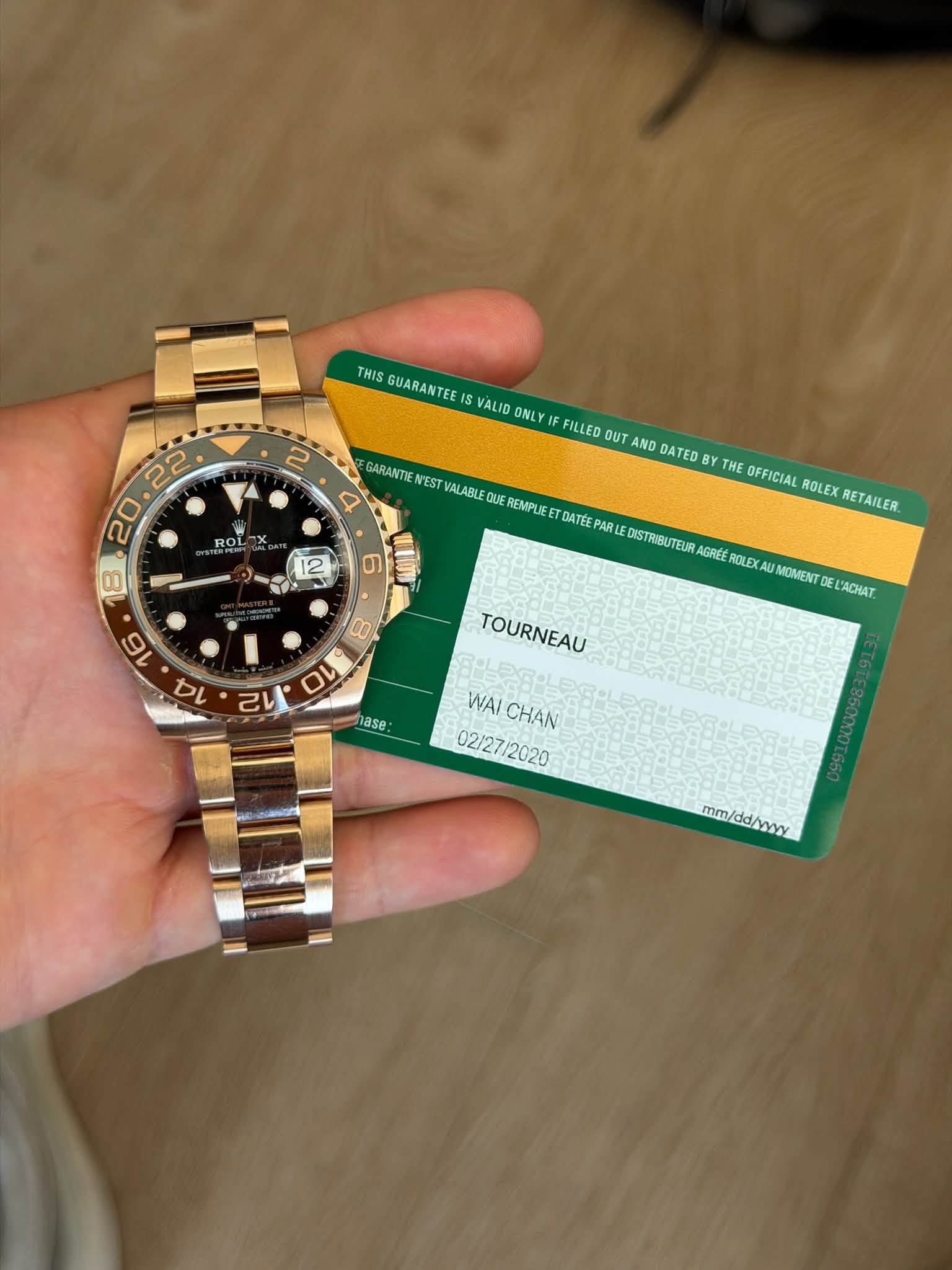 May be an image of wrist watch and text that says 'THIS GUARANTEE IS IS VALID ONLY FILLED OUT AND DATED BY BY THE OFFICIAL ROLEX RETAILER. ROL ROL 18 12 い 2 GARANTIE NEST VALABLE…