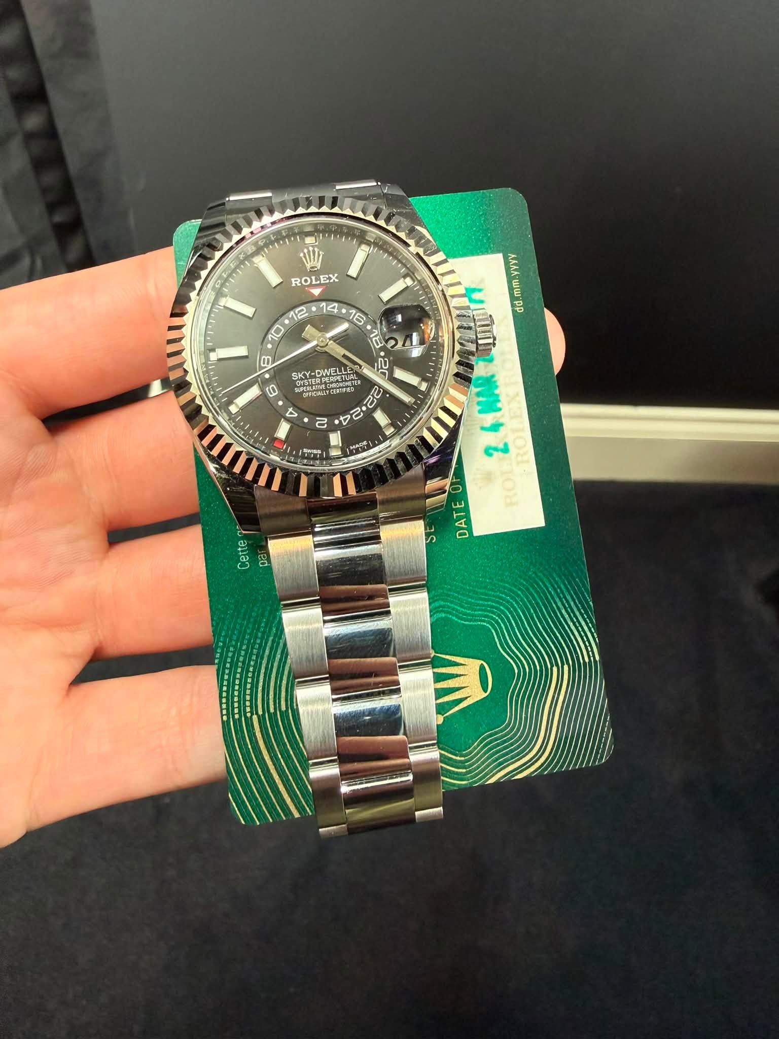 May be an image of wrist watch and text that says 'фAMAA VII ROLEX KY-DN 2 6 OAbl A KY-DWELLE PO 25 22 A VAYY n mm dd. பழி MAR 2 ROI ROI Cette Lnt Da DATE'