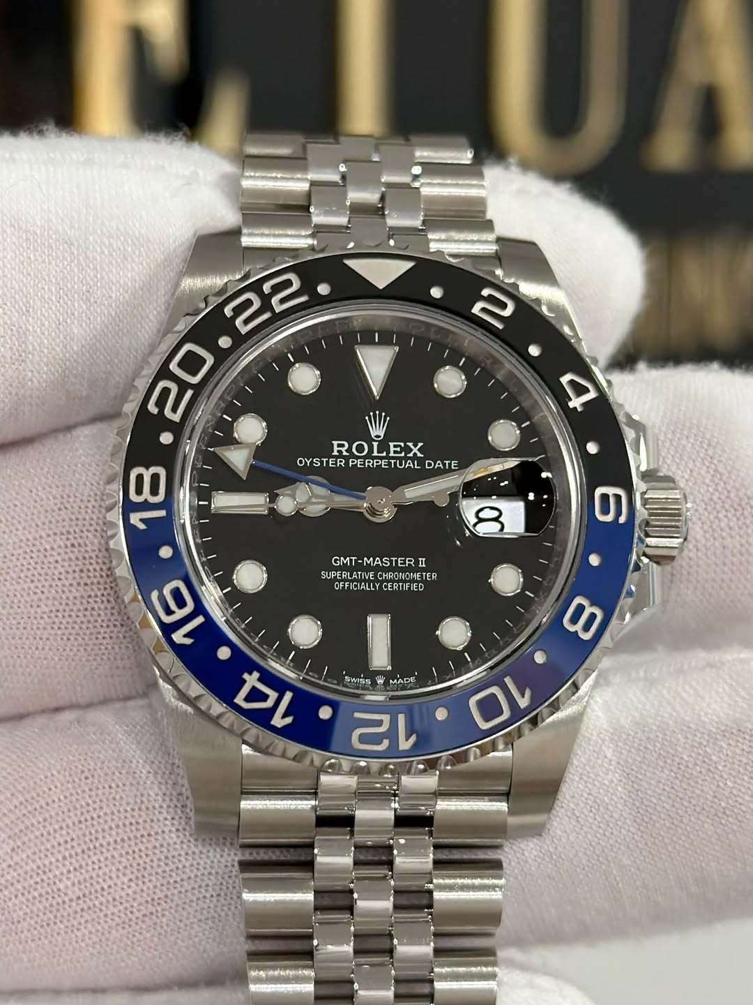 May be an image of wrist watch and text that says ' VI ROLEX OYSTERPERPETUALDATE EX ROL OYSTER PERPE TUAL DATE 4 8 6 GMT-MASTERII II GMT SUPERLATINE.CHRCMICRETER SUPERLATIVE…