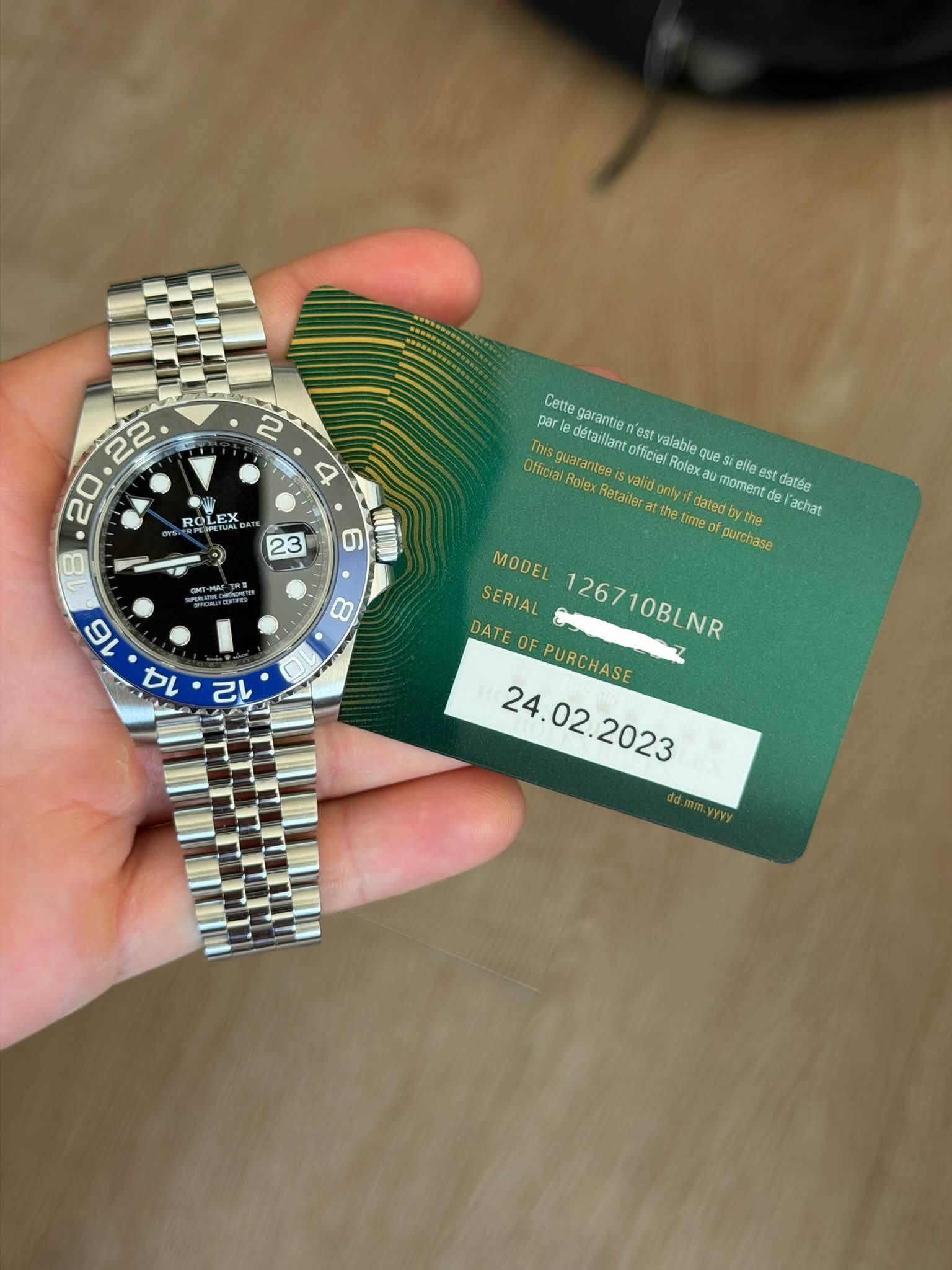 May be an image of wrist watch and text that says '2 4 KcиHи ROLEX Cette garantie par détaillant n'est valable que elle Official hisguarant officiel arantee Retatier valid Rolex…