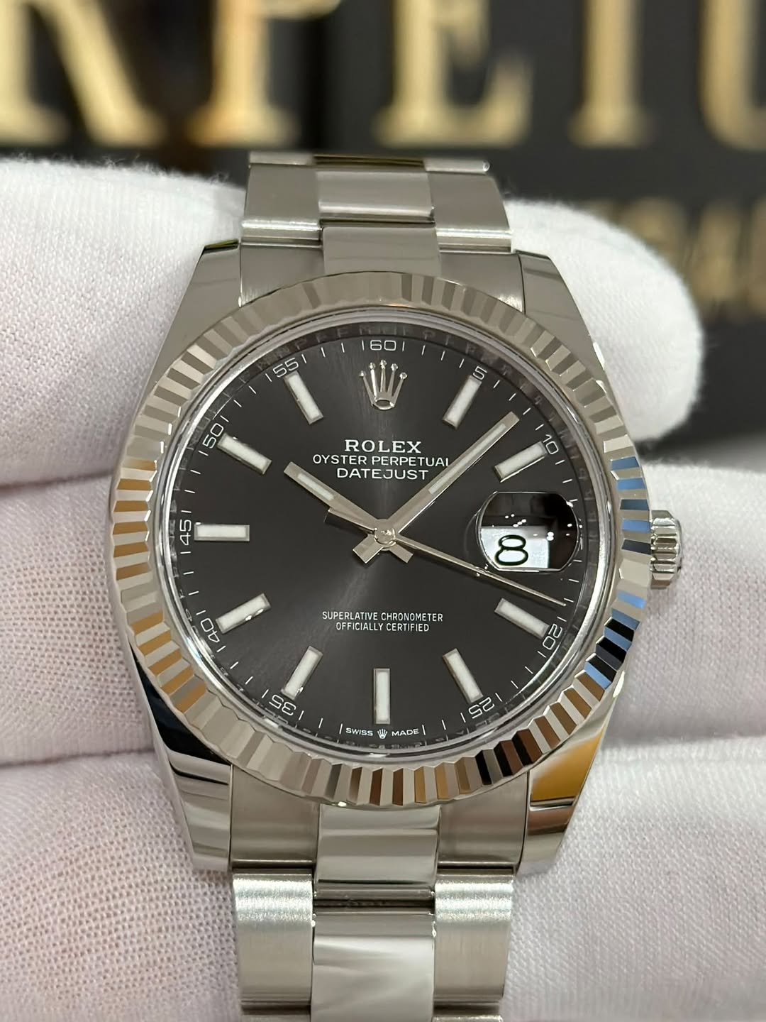 May be an image of wrist watch and text that says ' ROLEX OYSTERPERPET OYSTER TUAL DATEJUST 10 ហ្រនំ 45 S 8 40 SUPERLATIVE LPERLATIVECHRONOMETER CHRONOMETER METER OFFIC…