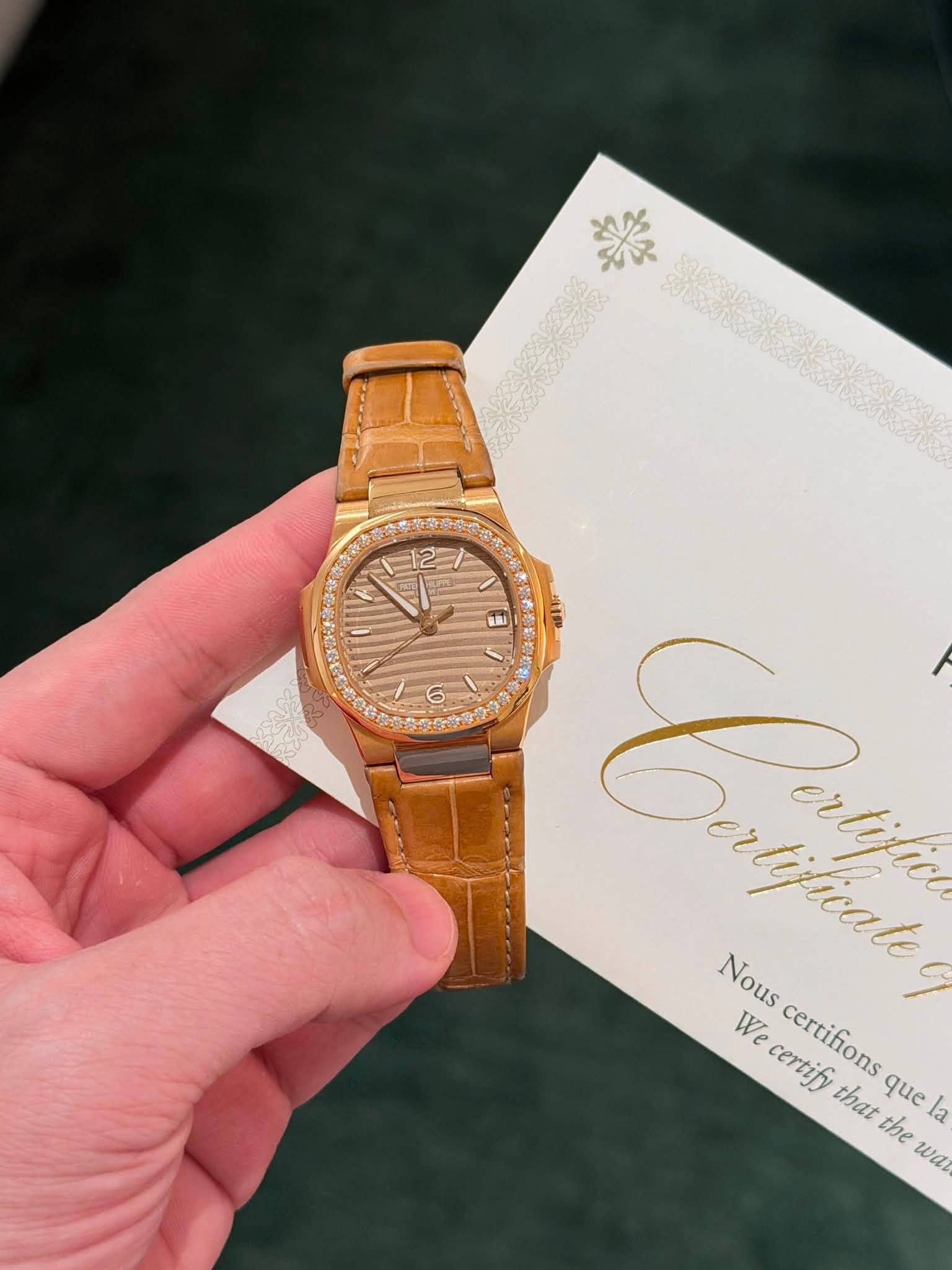 May be an image of wrist watch and text that says '祭 12 6 Nous Nous tificale Derlificate erlifice We certify Wecertify certifions certifions that que la the wa'