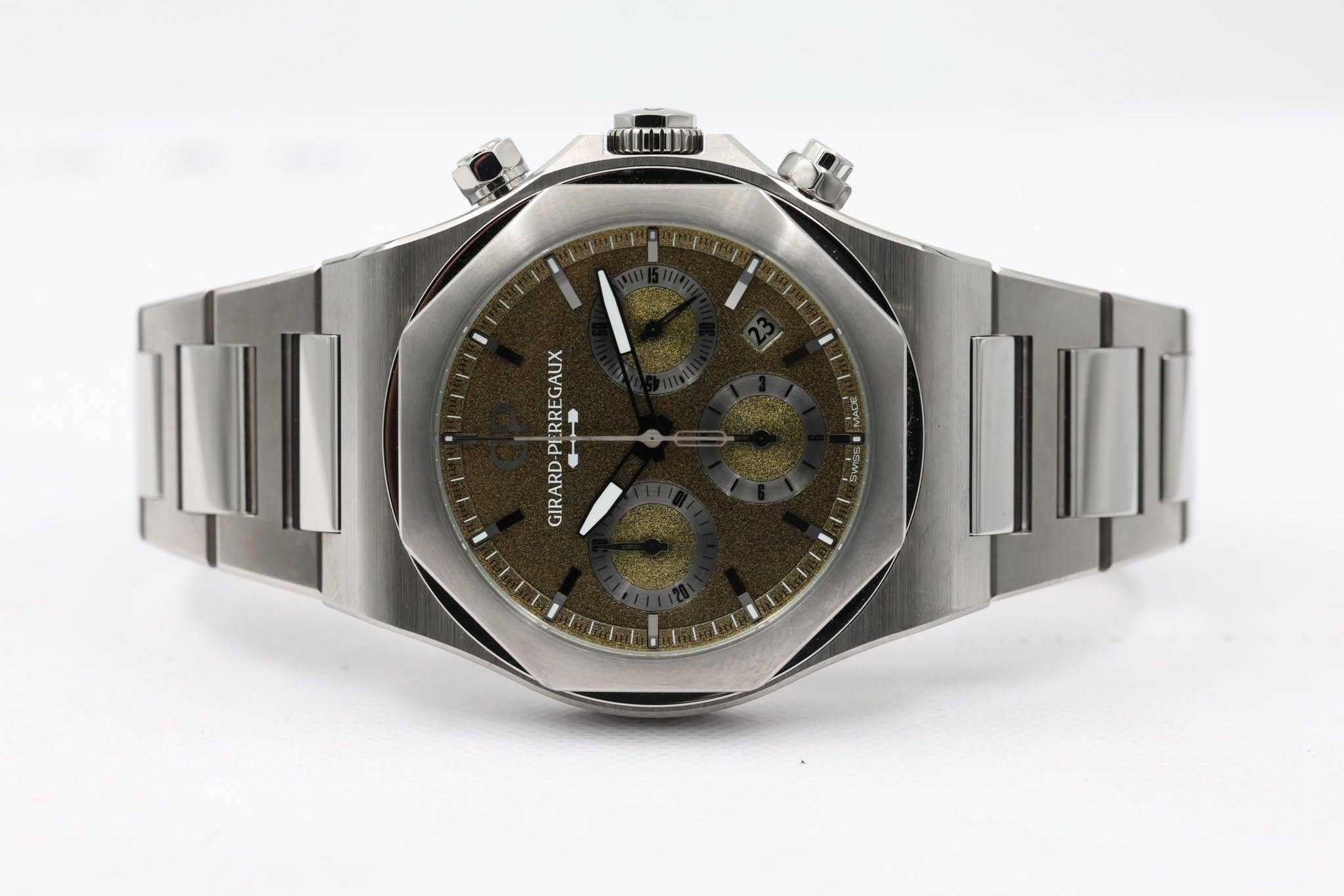 May be an image of wrist watch and text that says '三 GIRARD-PERREGAUX והעעדפעח GIRARD ROM 글국산닭'