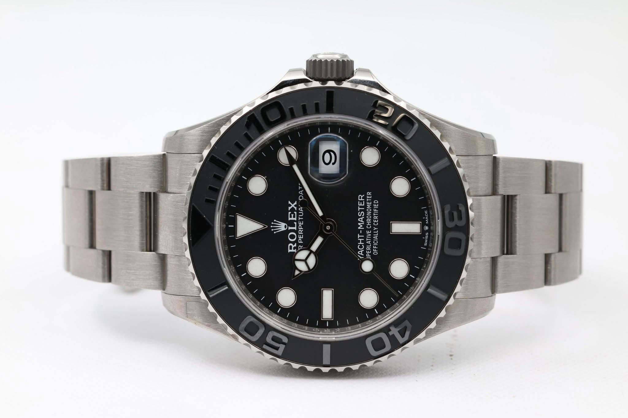 May be an image of wrist watch and text that says 'ع٢ ל ወ DAT LEX LA TUA EX ROL ROLEX R R PERPET MASTER CERTIF ACHT-MASTER {ACHT- PERLATIV OFF ED ATINEC CIAL מופש 5W 5'
