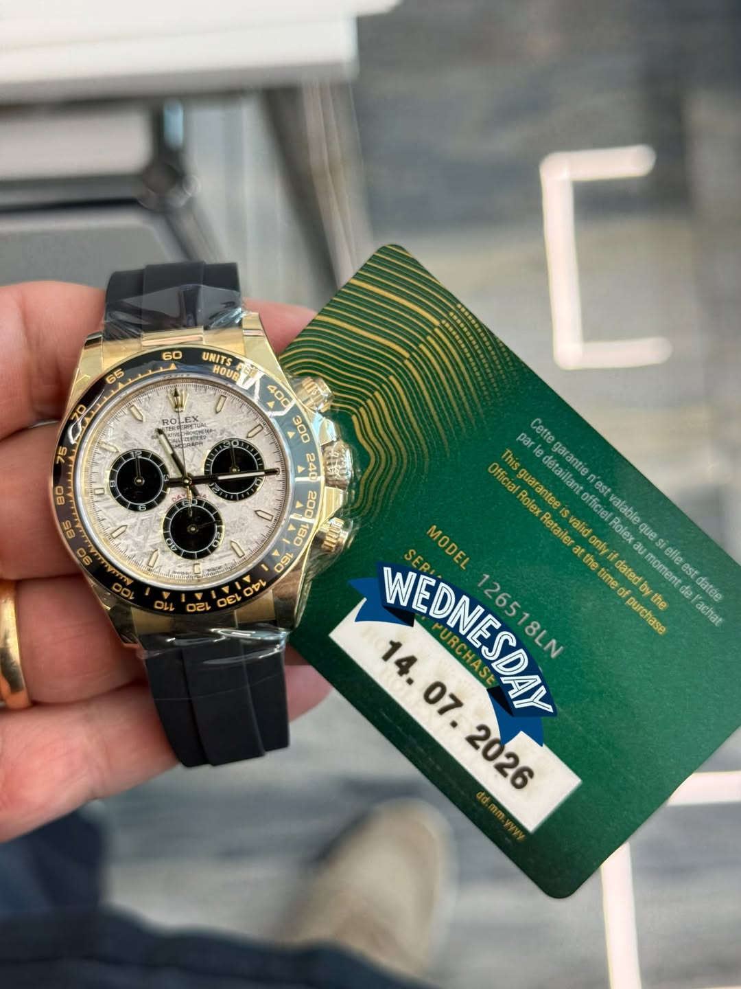May be an image of wrist watch and text that says '60 UNITS HOUR 65 سی 75 RO 80 85 9O 0 ወጣ D 2 ก 400 300 par Cette parantie 240 OfficialRole détaillant 。 200 Thisguarantee Rolex…