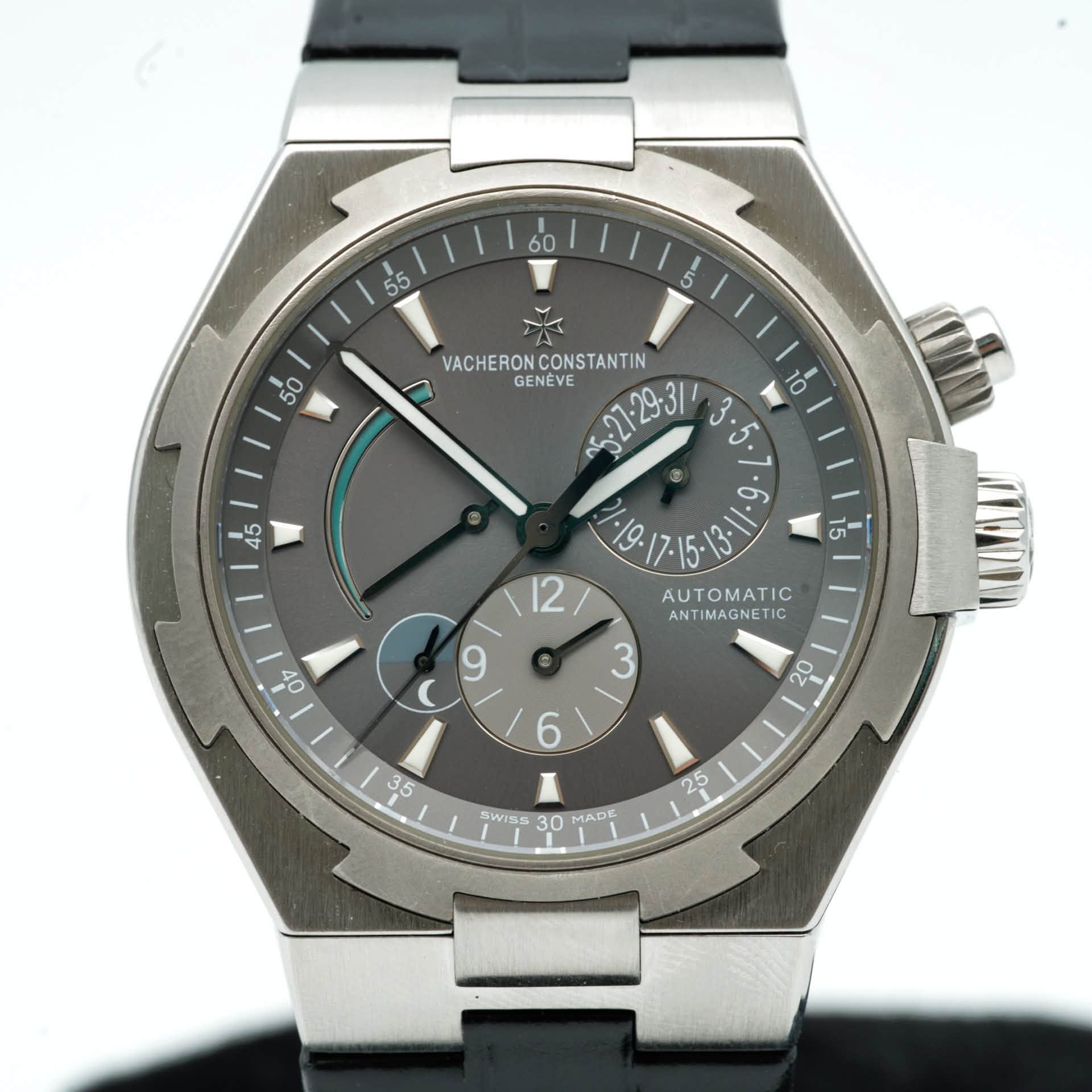 May be an image of wrist watch and text that says '55 50 10 و VACHERON VACHERONCONSTANT GENEVE CONSTANTIN 521-29-3/ 3. ® 최치9기5-분 17.15 ص 12 AUTOMATIC AU OMATI ANTIMAGNETIC IC 3…