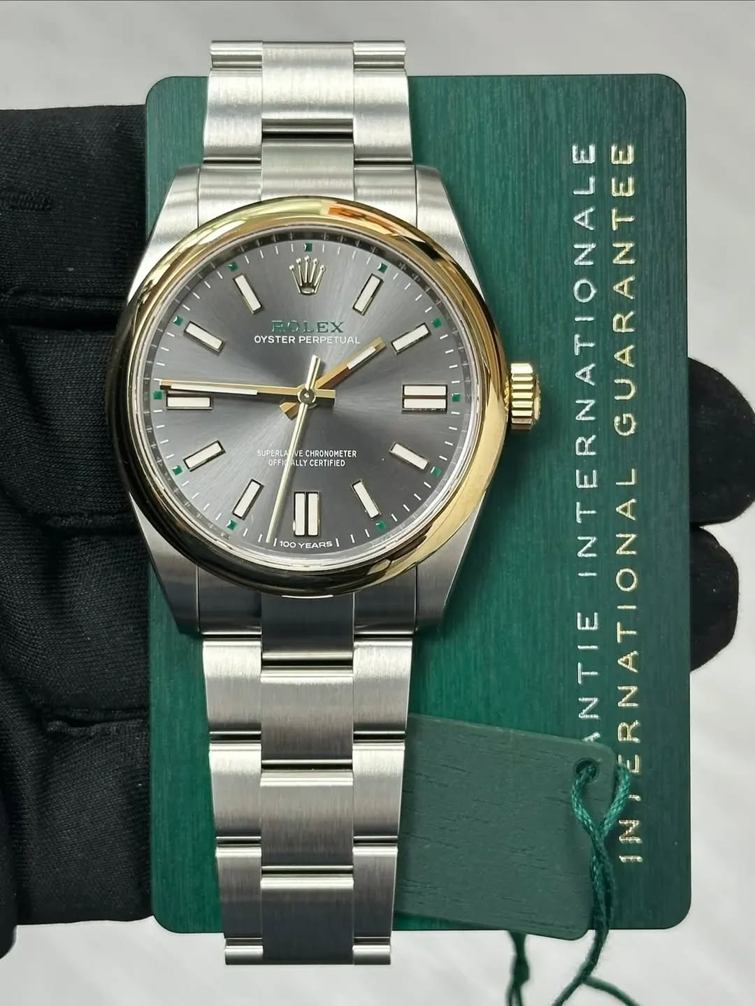 May be an image of wrist watch and text that says 'FOLEX 201 EX OYSTER PERPET UAL SUPERLA CHRONOMETE TER LYCERTIFIED LYCERTIFED I 1OO II EARS TIONALE N II INTERNATIONALE…
