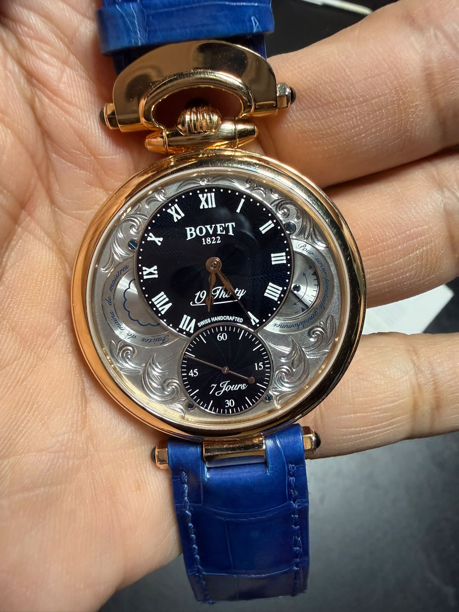 May be an image of wrist watch and text that says 'ل ر xi XII X BOVET 1822 ΙX VII 19 Thi I stpes ANDCRAFTED 60 45 15 7Jours Lours h 30'