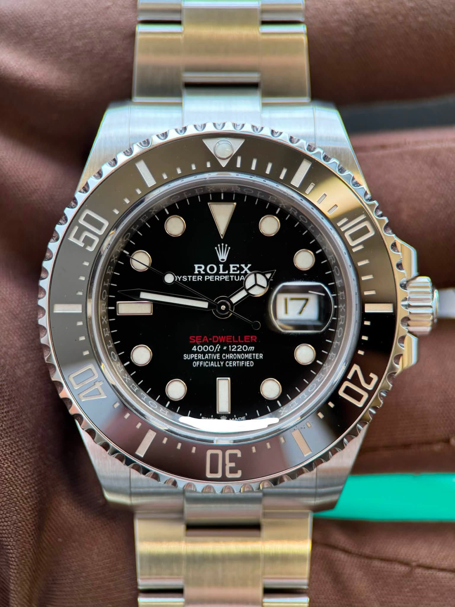 May be an image of wrist watch and text that says '50 ID 10 ROLEX YSTER PERPET YSTERPERPETUA TUA UA 17 SUPERLATIVE.CHRONONETER NOMET TER 4000/ 4000/t.1220m 1220m SUPERLATIVE…