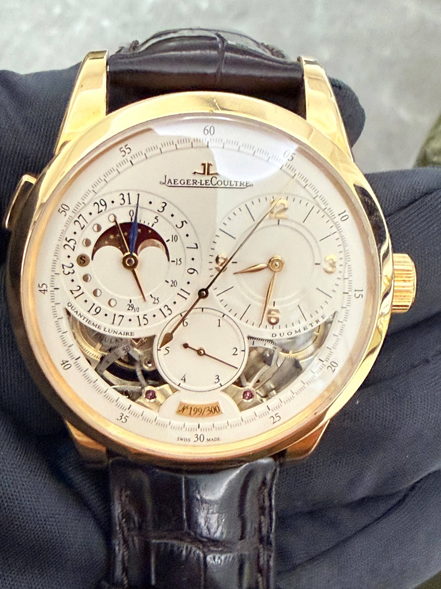 May be an image of wrist watch and text that says '60 ال JAEGER-LECOULTRE 31 3 0 ١٠٠ 5 ل 10 5 三日 tu, 11,11 m, u, 10 55 IIi, 1E 50 TIII ET 29 27 25 σ S ၈ 25 QUANTIENE บว LUNAIRE…