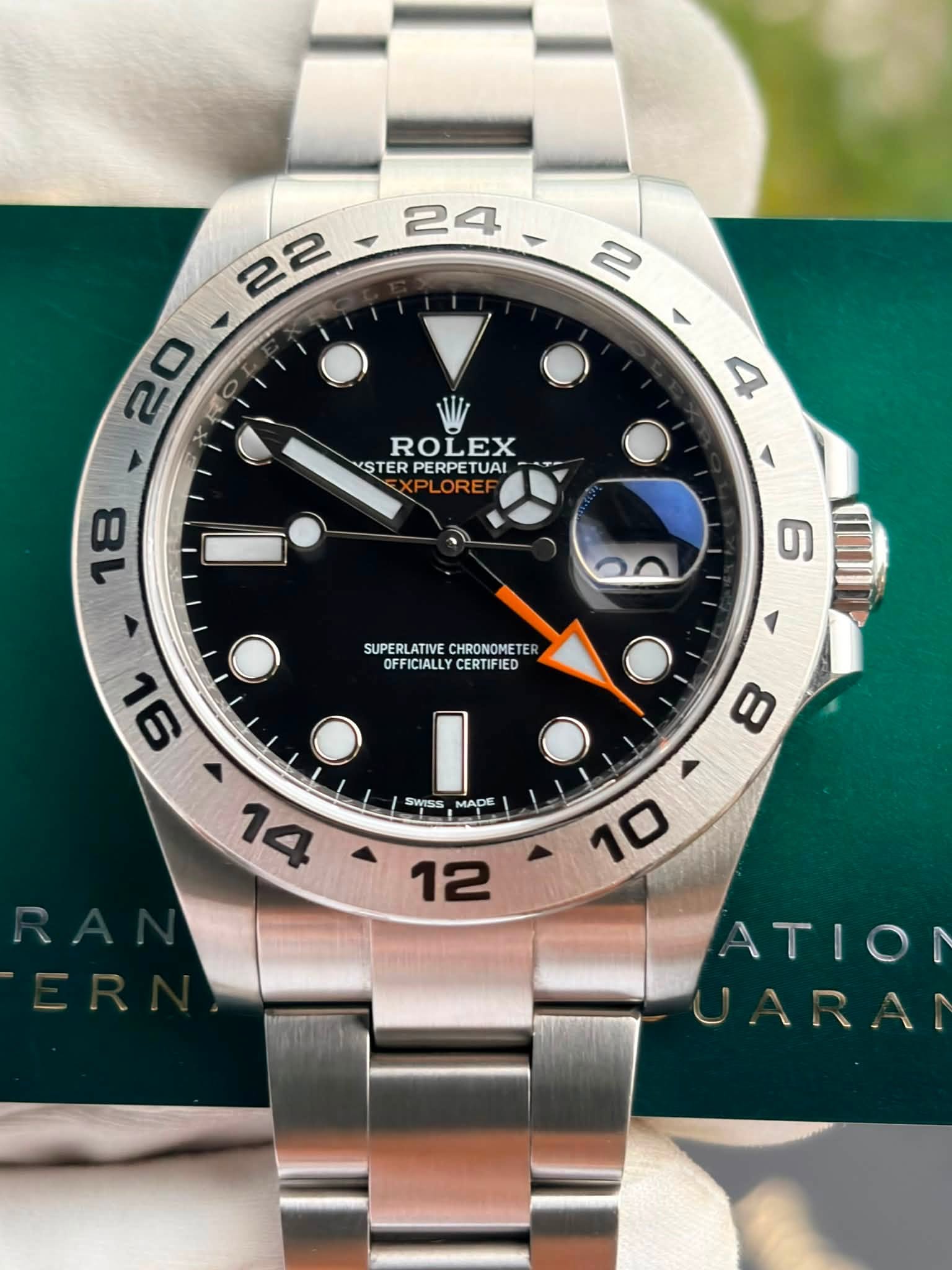 May be an image of wrist watch and text that says ' ROLEX XSTER PERPE NSTERPERPETUAI TUAI SUPERLATIVE CHRONOMET SUPERLATIVECHRONOMETER TE OFFICIALLYCERTIFIED OFFICIALLY CERTIFIED 8…