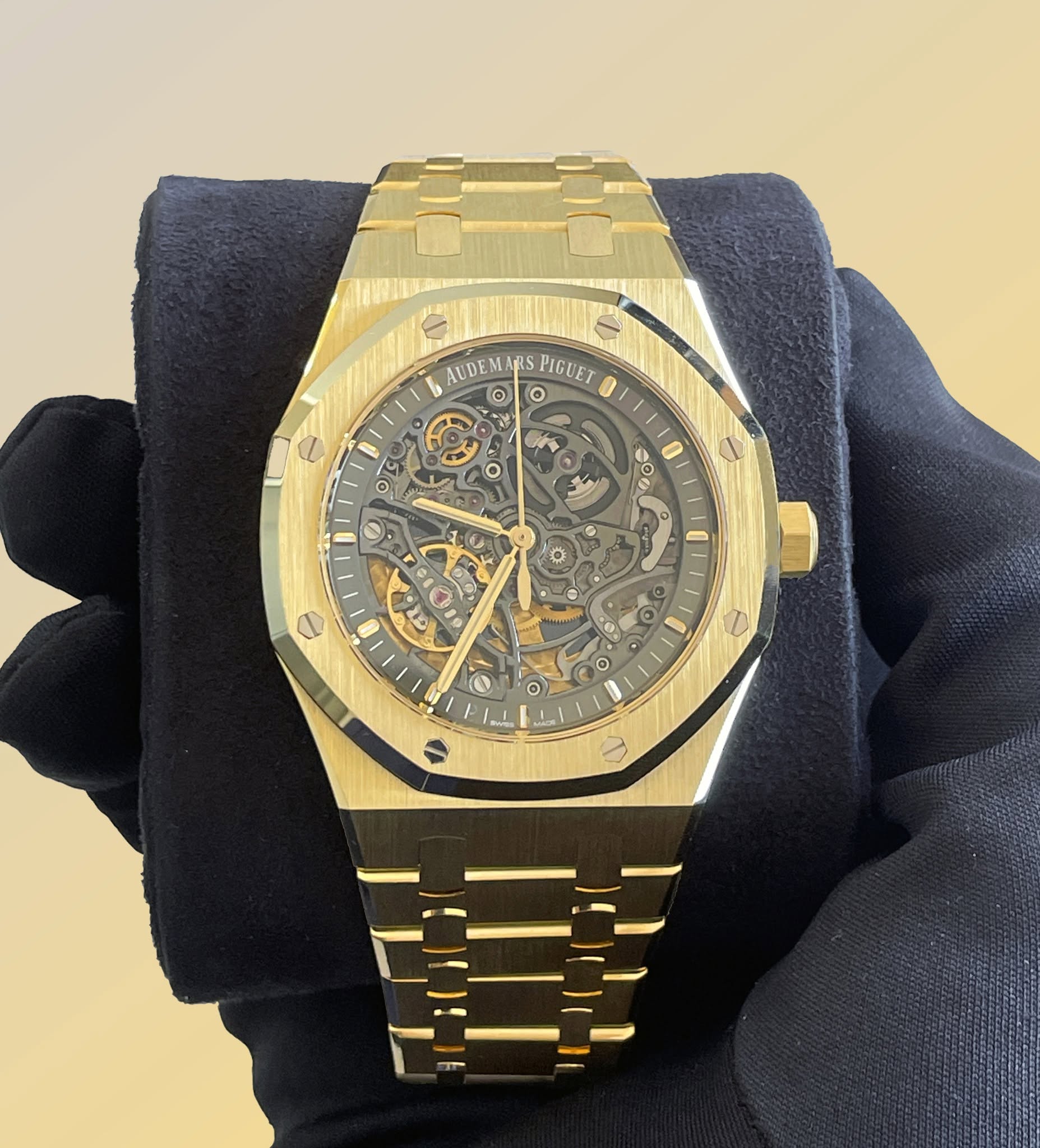 May be an image of wrist watch and text that says 'AUDEM O 원 PIGUET O ٥ o 0o G a LC ب ٥ 0 O O 0 O'