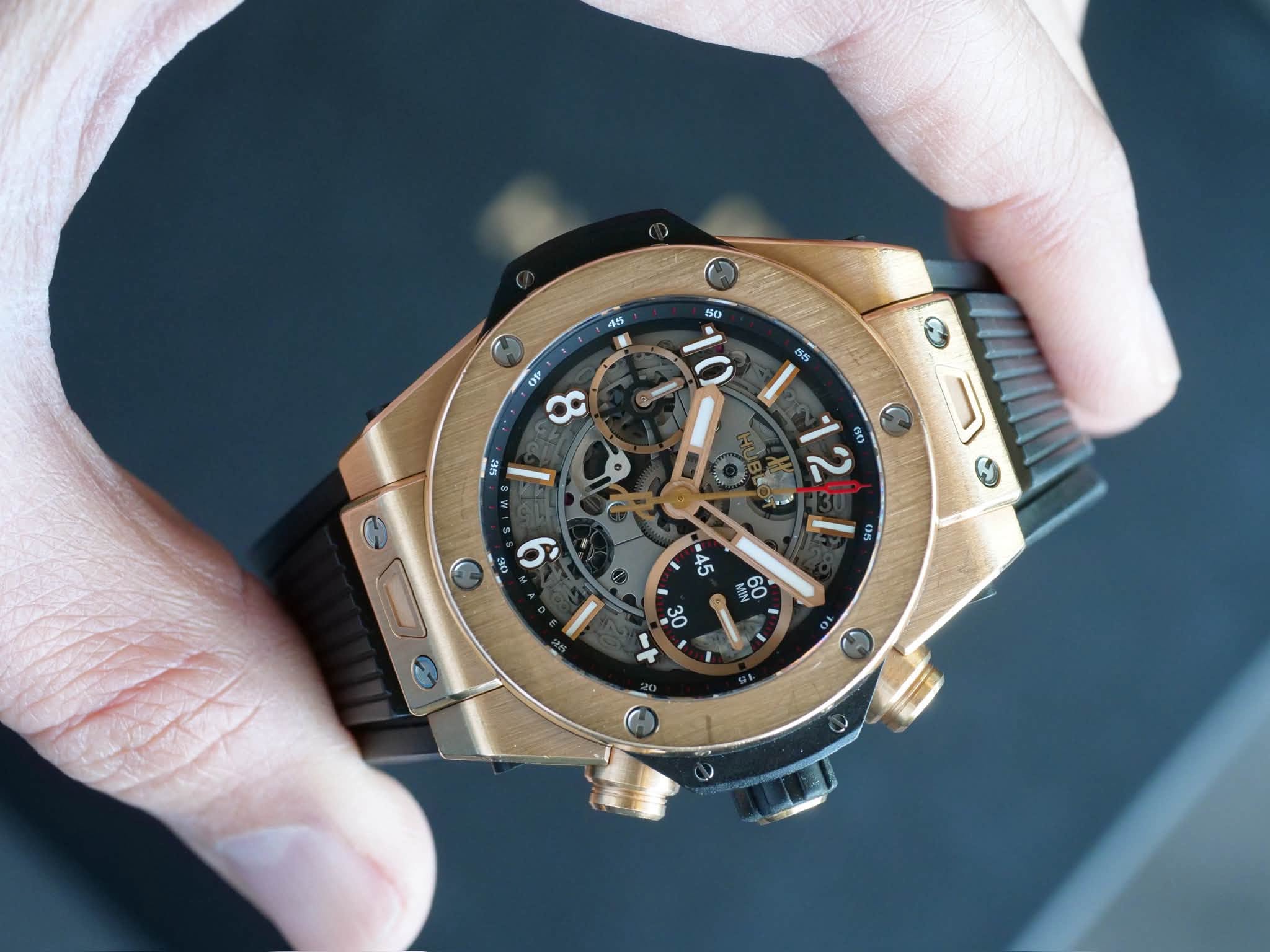 May be an image of digital watch and text that says '60 or 552 BR5 12 60 6' 05 5 45 0U '