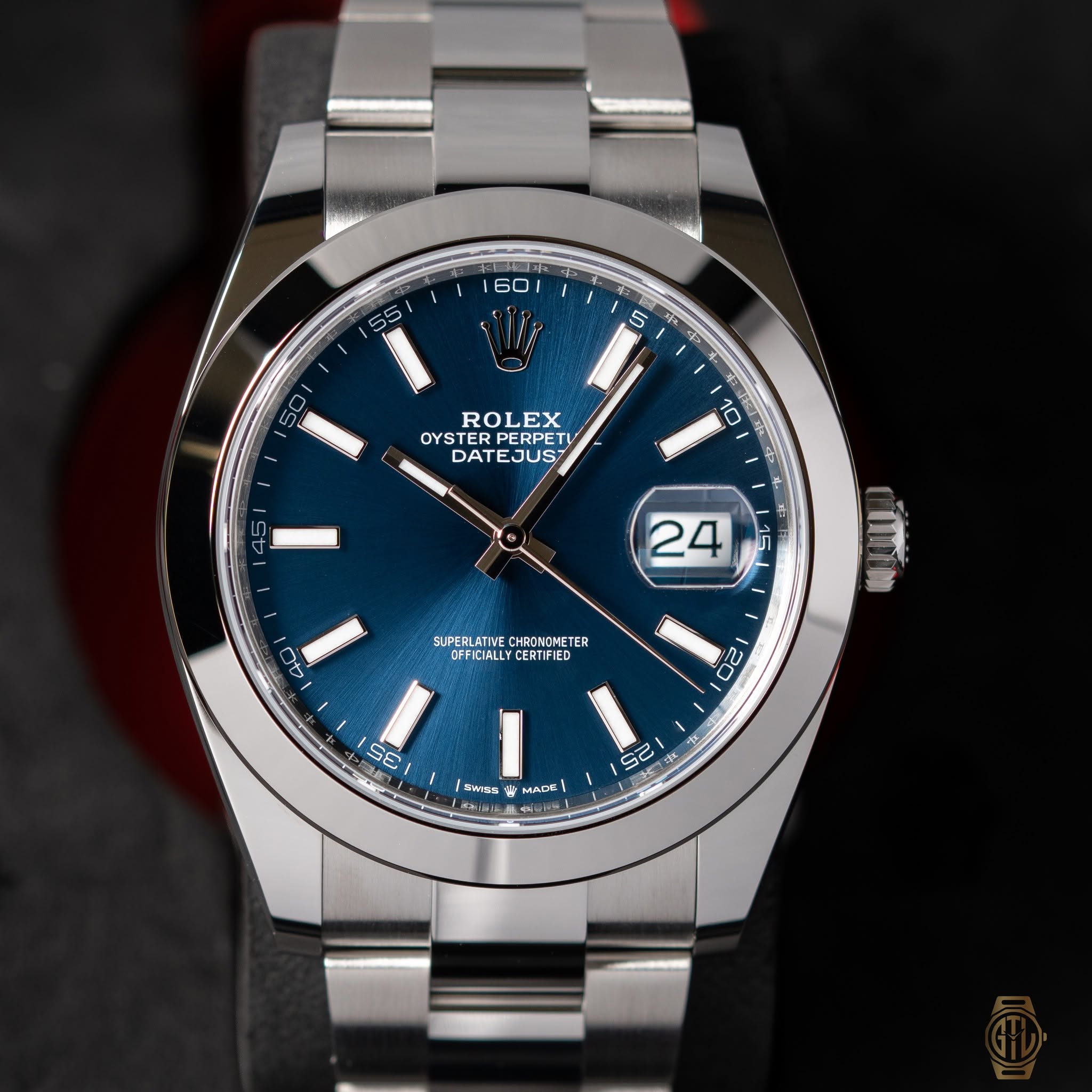 May be an image of wrist watch and text that says ' ROLEX OYSTER OYSTERPERPET PERPE DATEJUS SUPERLATIVE CHRONOMETER CHRD CFFIC1PLLYCERTFI ATFIE CERT FIED IFD COI 0 20 S0 GE は…