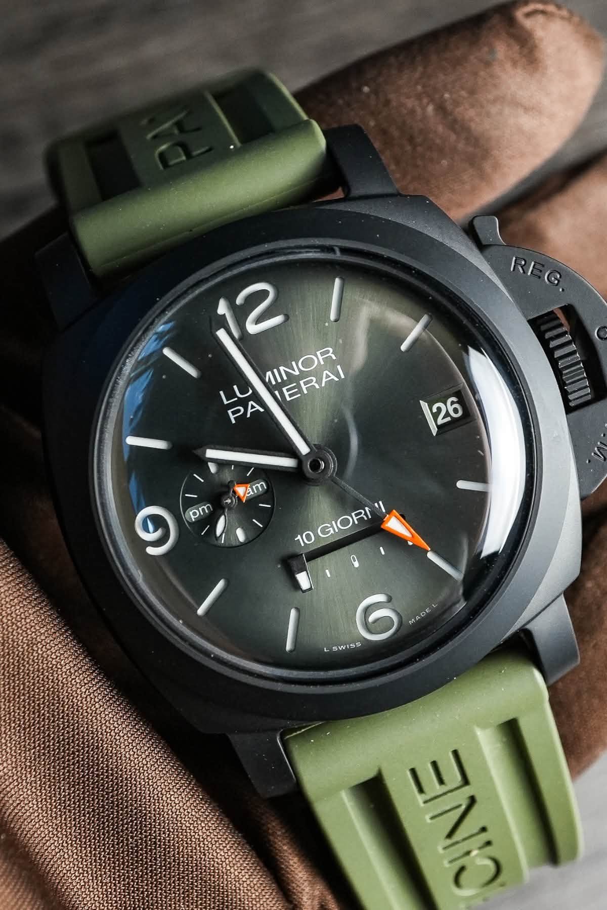 May be an image of wrist watch and text that says '12 INOR ERAI LU PA 一 |26 am 9 pm 10 GIORI 10GIORI η 6 SWISS NIO'