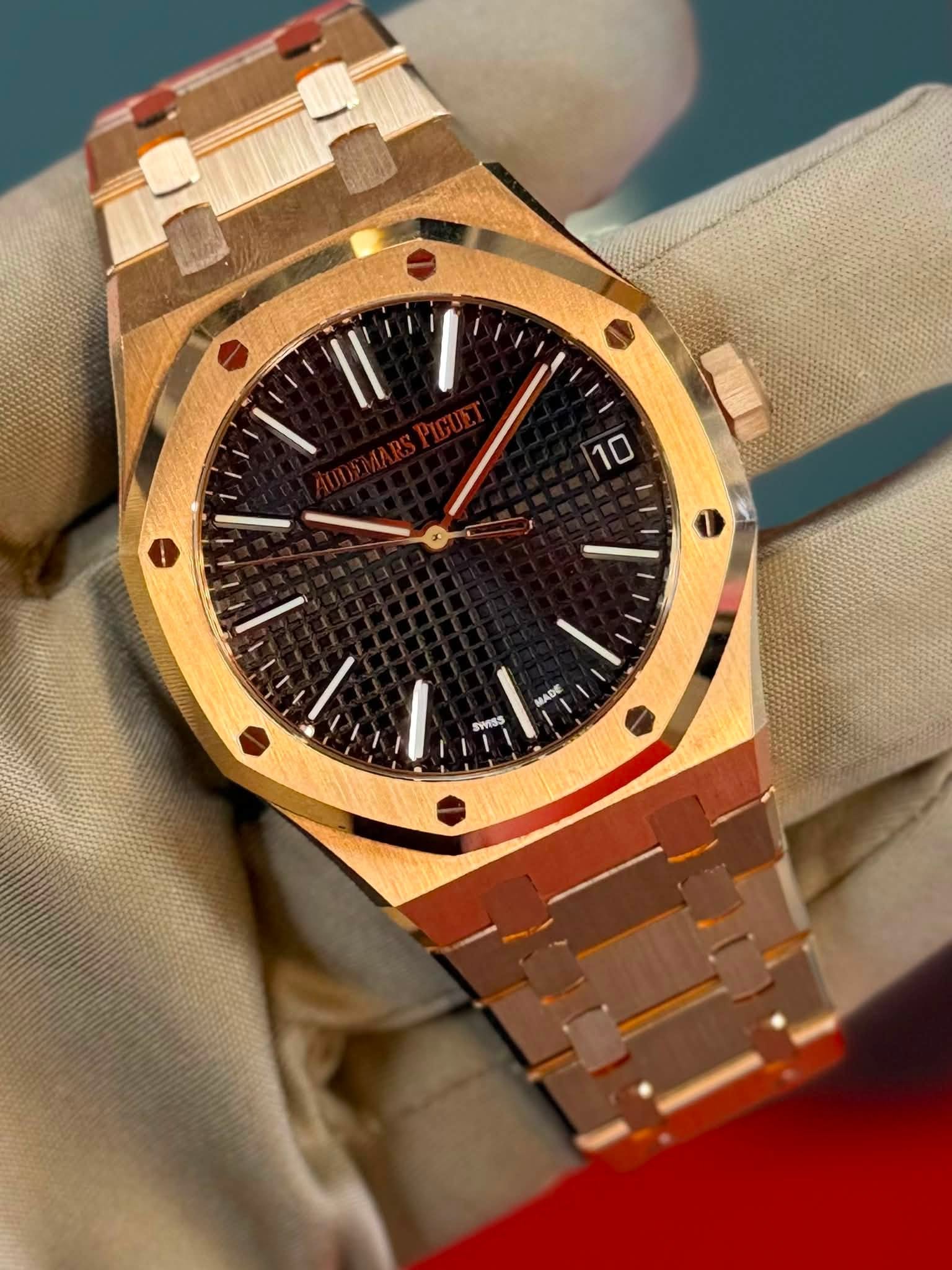 May be an image of wrist watch and text that says '10 MADE A SWISS'