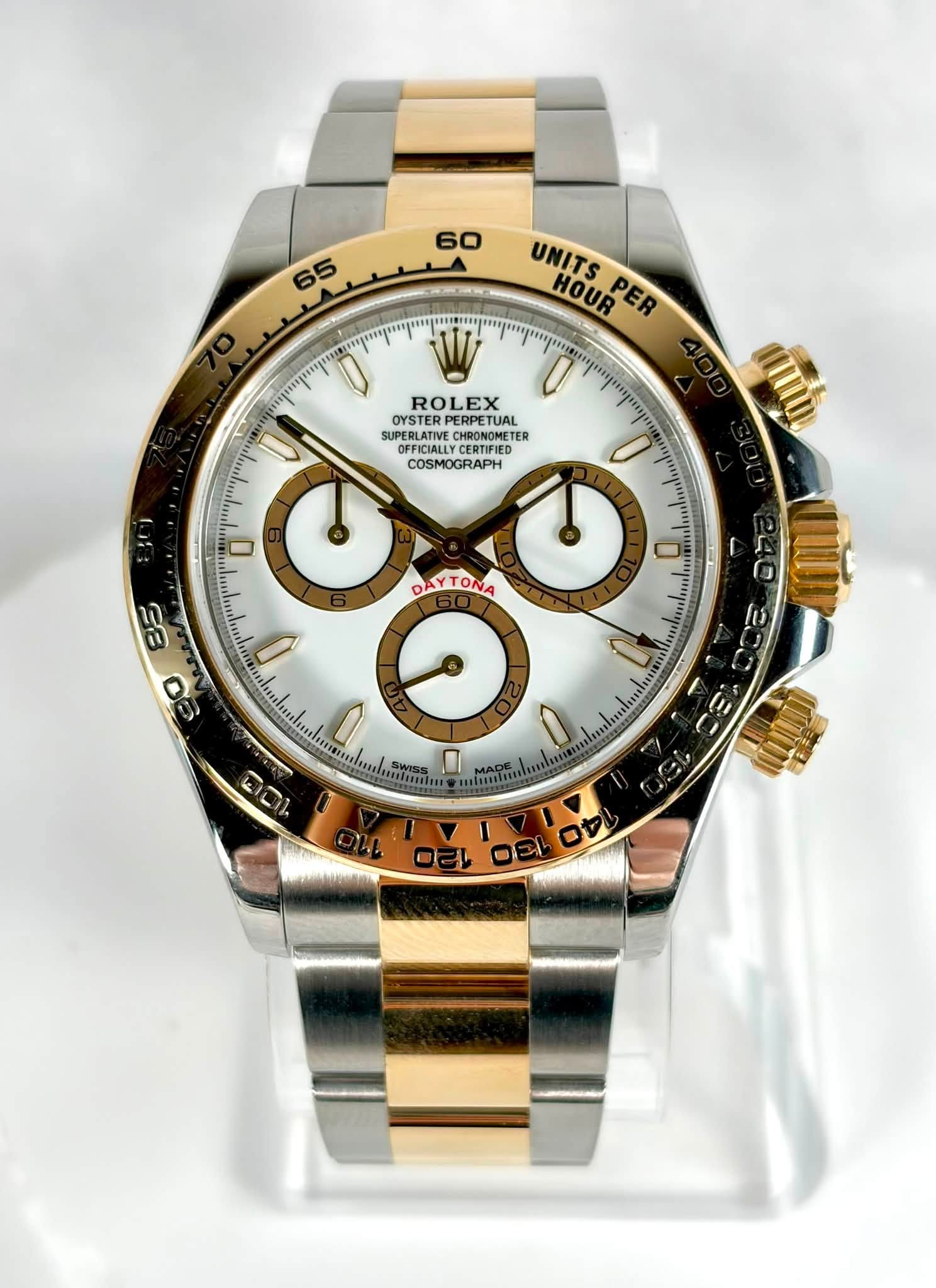 May be an image of wrist watch and text that says 'UNITS HOUR PER 65.M.0 65 60 W ุง ROLEX OYSTERPERPETUAL OYSTER DYSTERPERPETUA ERPETUAL SUPERLATIVE OFFICIALLY CERTICIER…