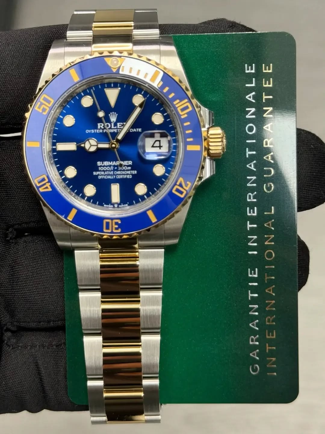 May be an image of wrist watch and text that says '50 ROLE RO OYSTER OYSTERPIRPET RPET DATE 10 4 SUBMARNER CHOONCMETE TER SUPERLATTE OEFICIALL OFFICIALLYCERTIPED CERTIFIED 40 20 I…