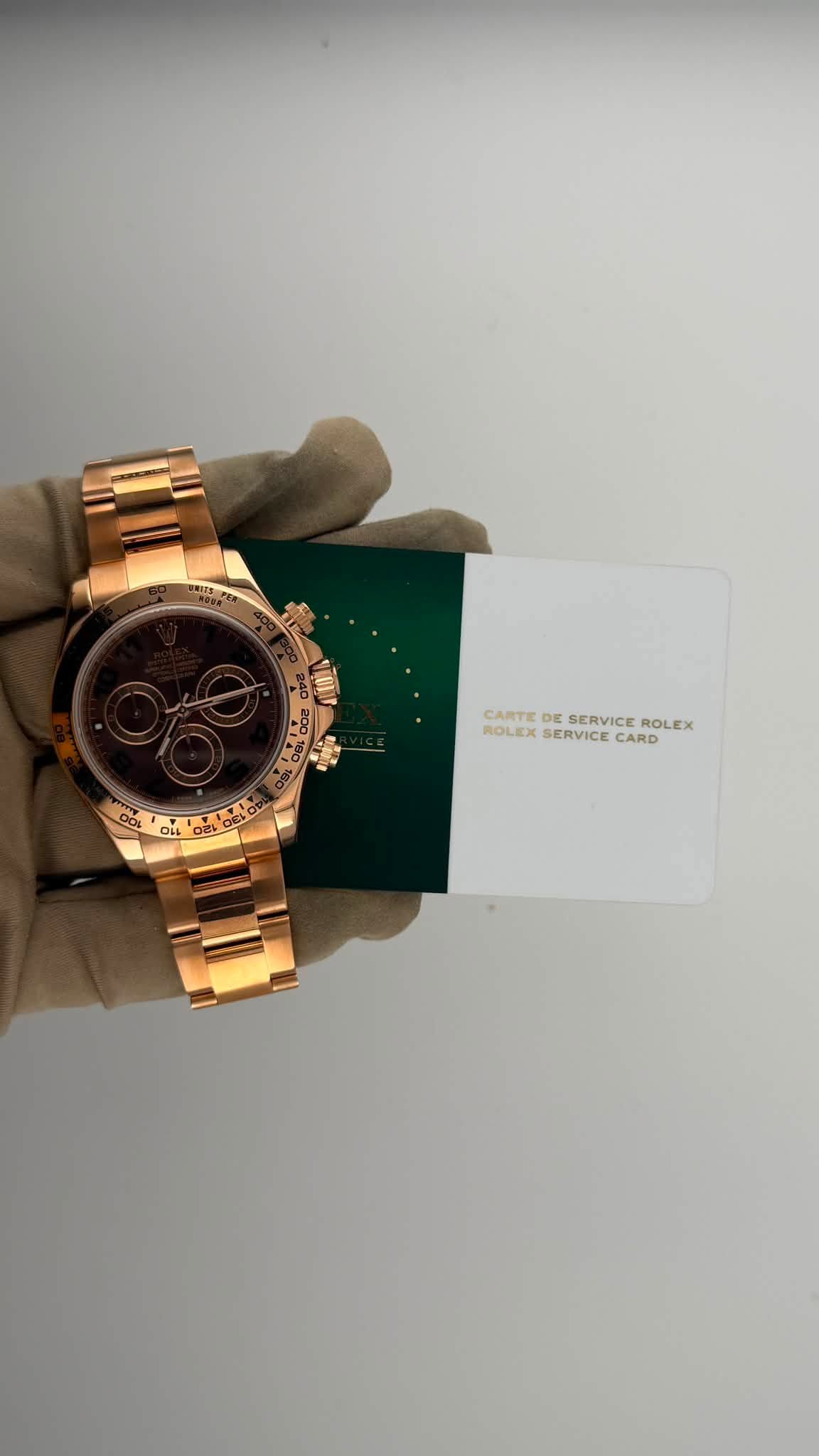 May be an image of wrist watch and text that says 'CARTE DE SERVICE ROLEX ROLEXSERVICECARD COLTEDESERVICEROLEX ROLEX SERVICE CARD'