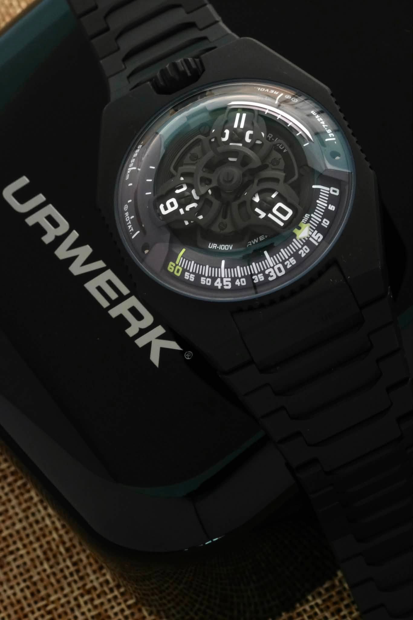 May be an image of ‎digital watch and ‎text that says '‎KBл3bl SNENL.RC n URWERK wgae URWERK CAMIEKE ©ROTAT. סד บง メ 10 UR- UR-100 00V ‎'‎‎