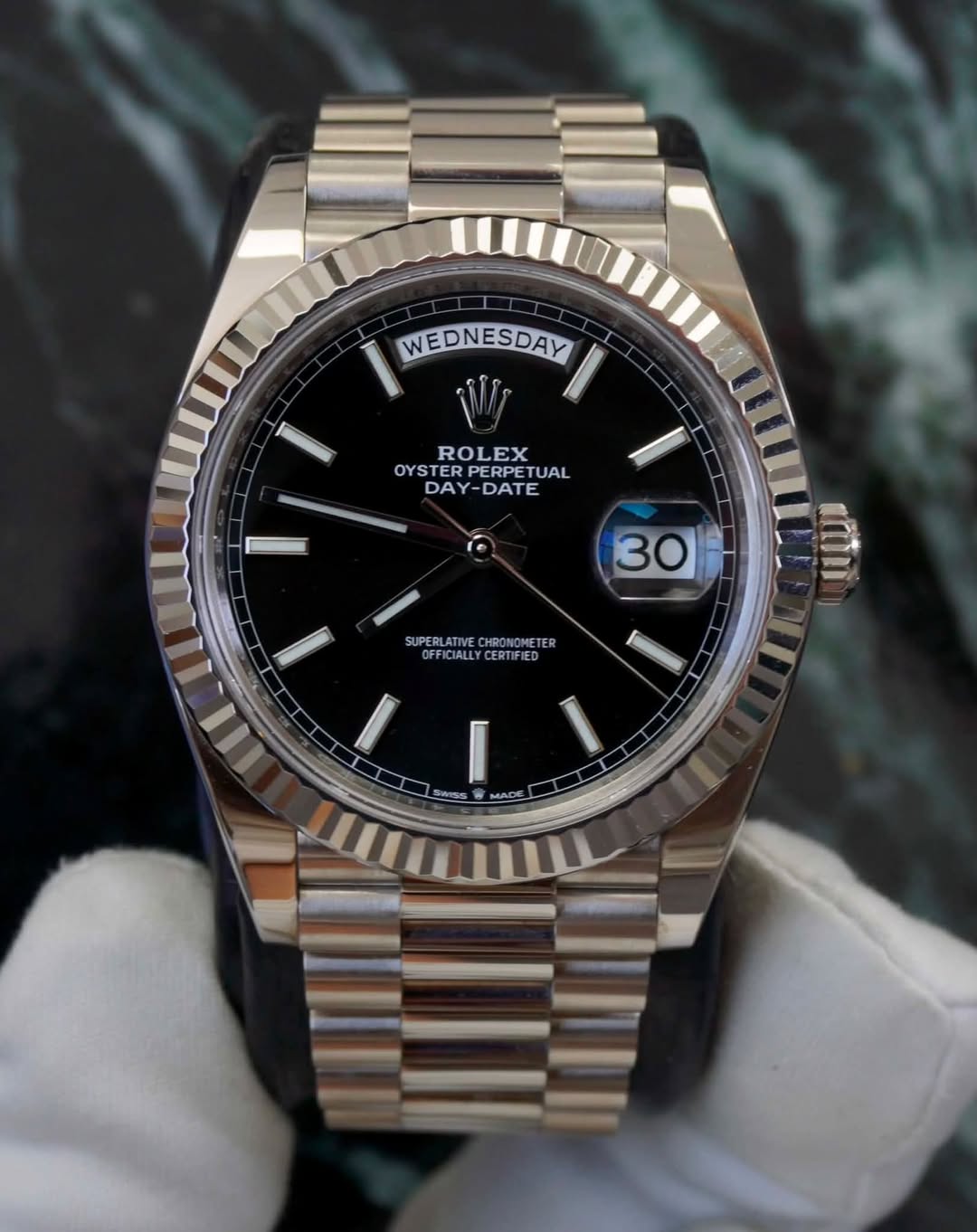 May be an image of wrist watch and text that says 'WEDNESDAY ROLEX OYSTE PERPETU OYSTERPERPETUA OYSTERPERPETUAL TUAL DAY DAY-DATE -DATE 30 SUPERL SUPERLATINECHRONONET VEC…
