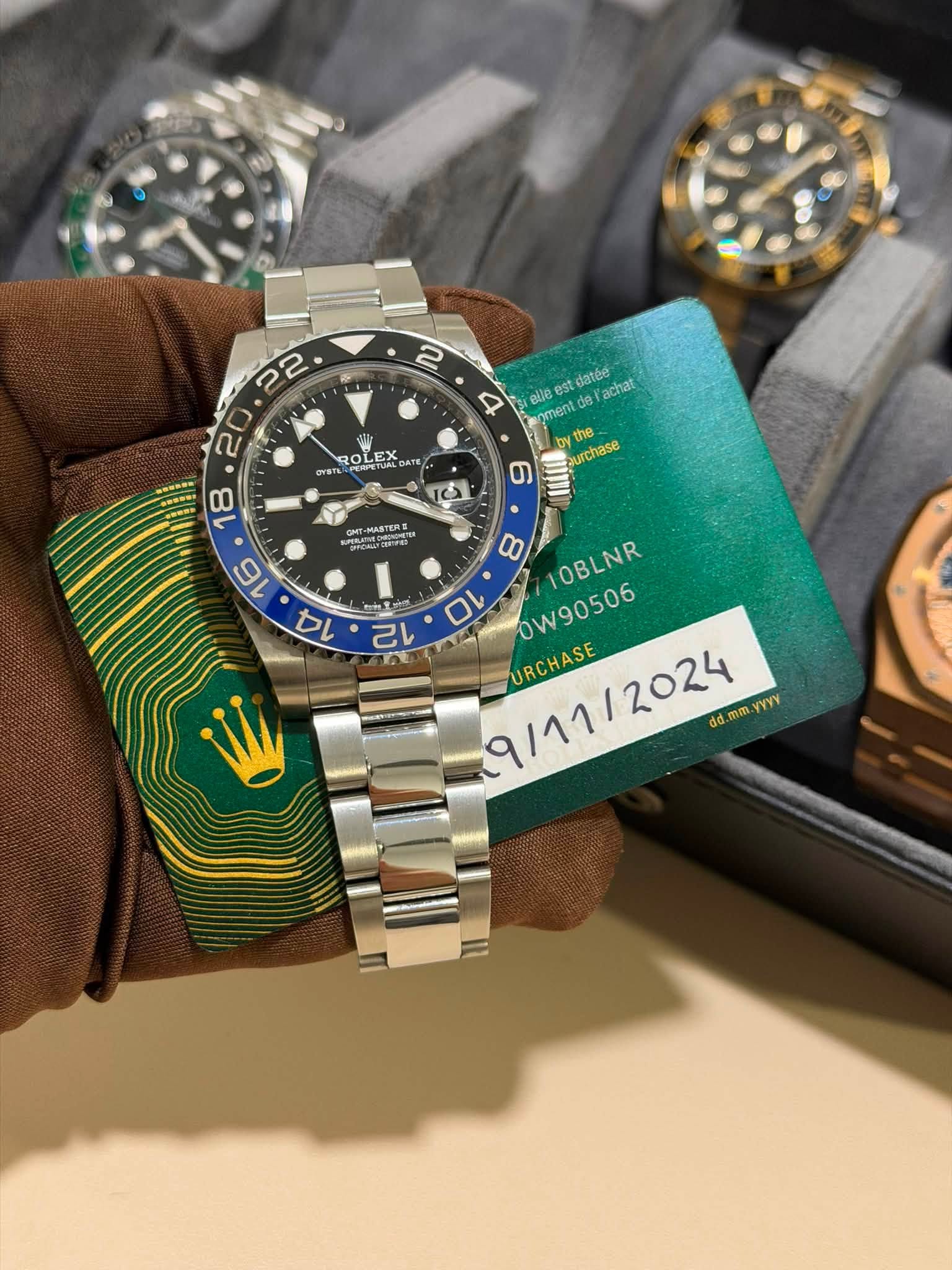 May be an image of wrist watch and text that says ' ROL OLEX O FERPE ATE datée achat oile est de de! moment guname တ byth aurchase the 18 3 ASTE T-MASTER EE ANTER 16 14 00 1OBLNR…