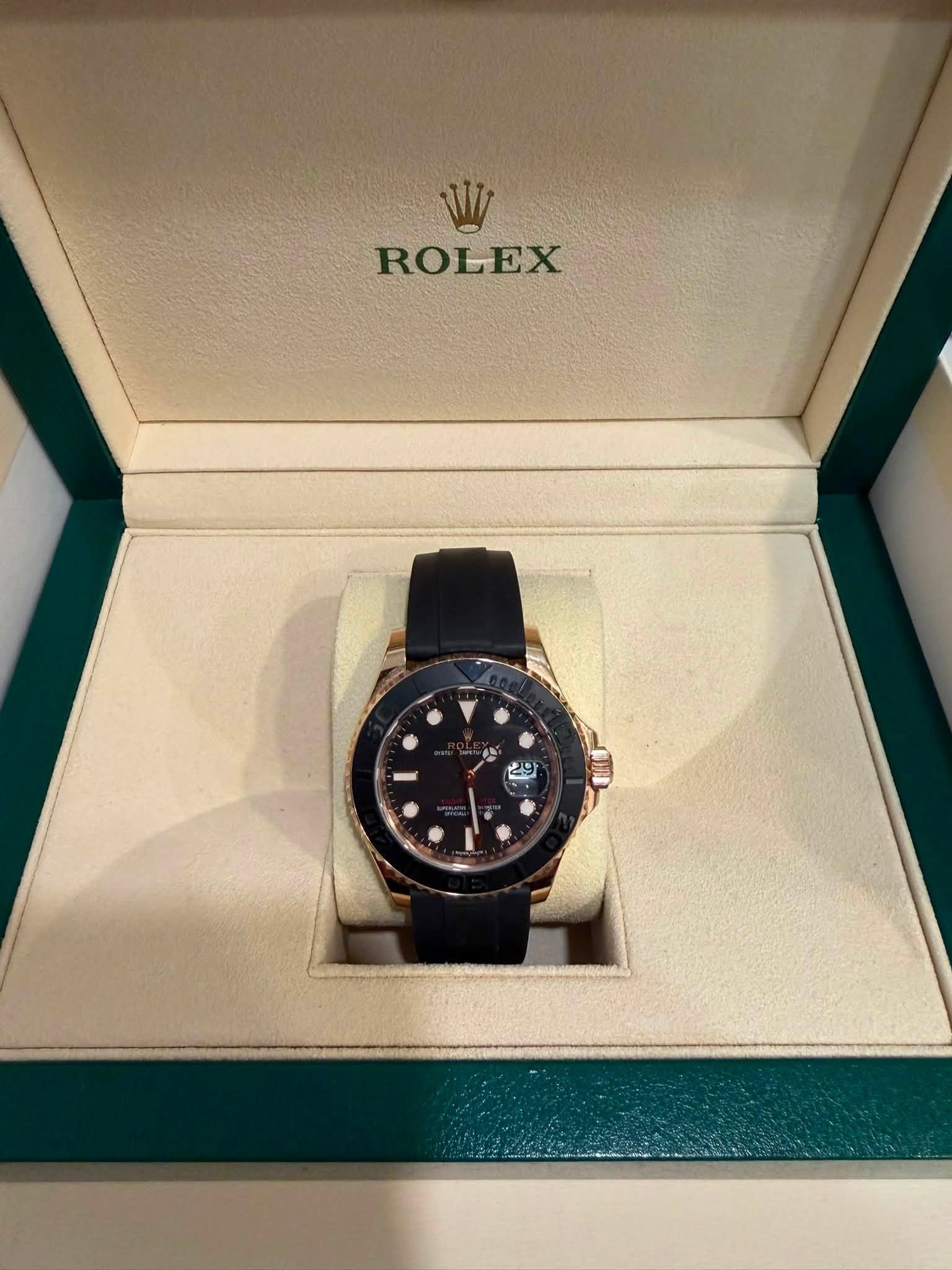 May be an image of wrist watch and text that says 'W ROLEX'