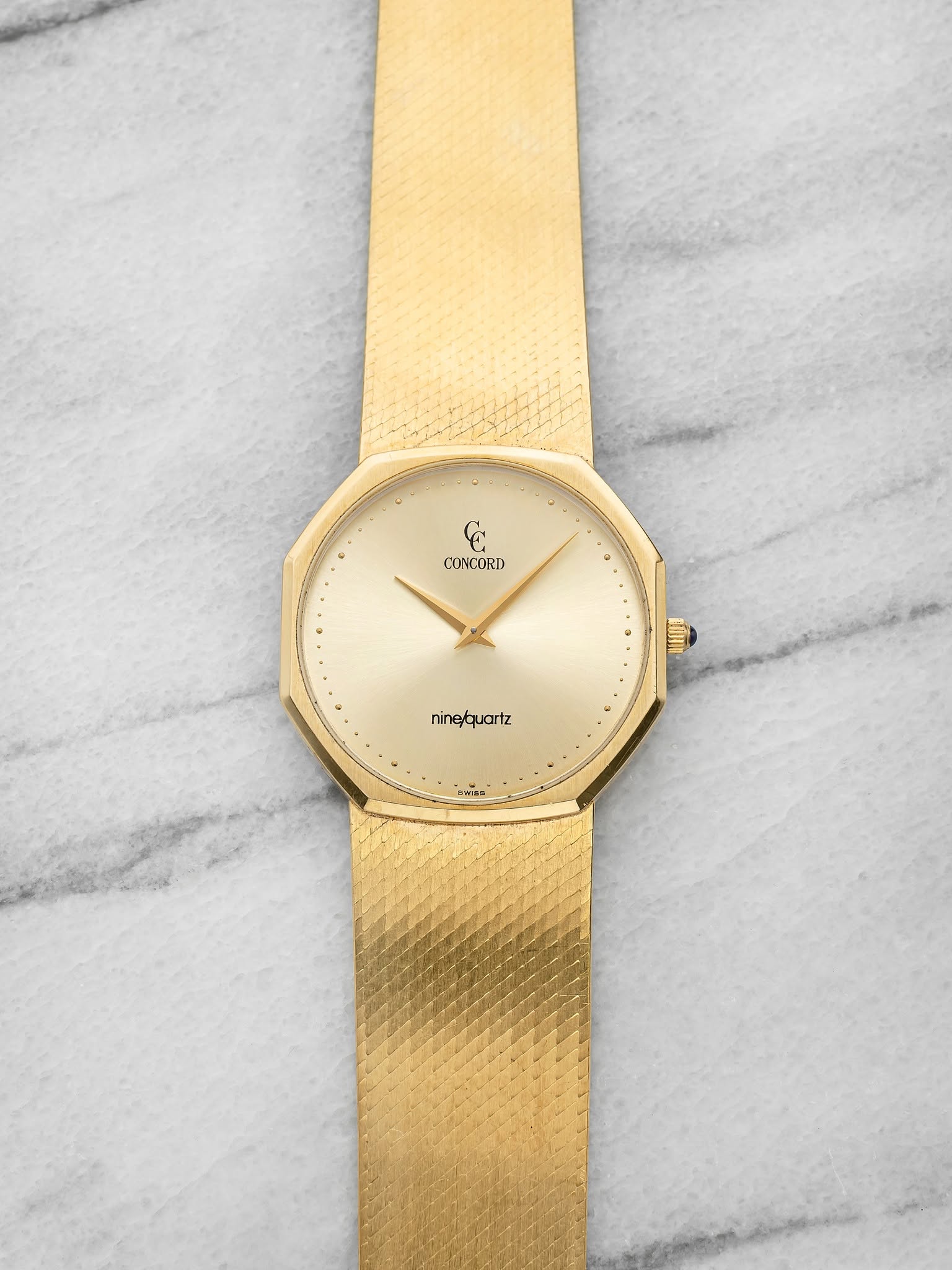 May be an image of wrist watch, leather and text that says 'la CONOORD ម ninequartz ningg yAEa WAER'