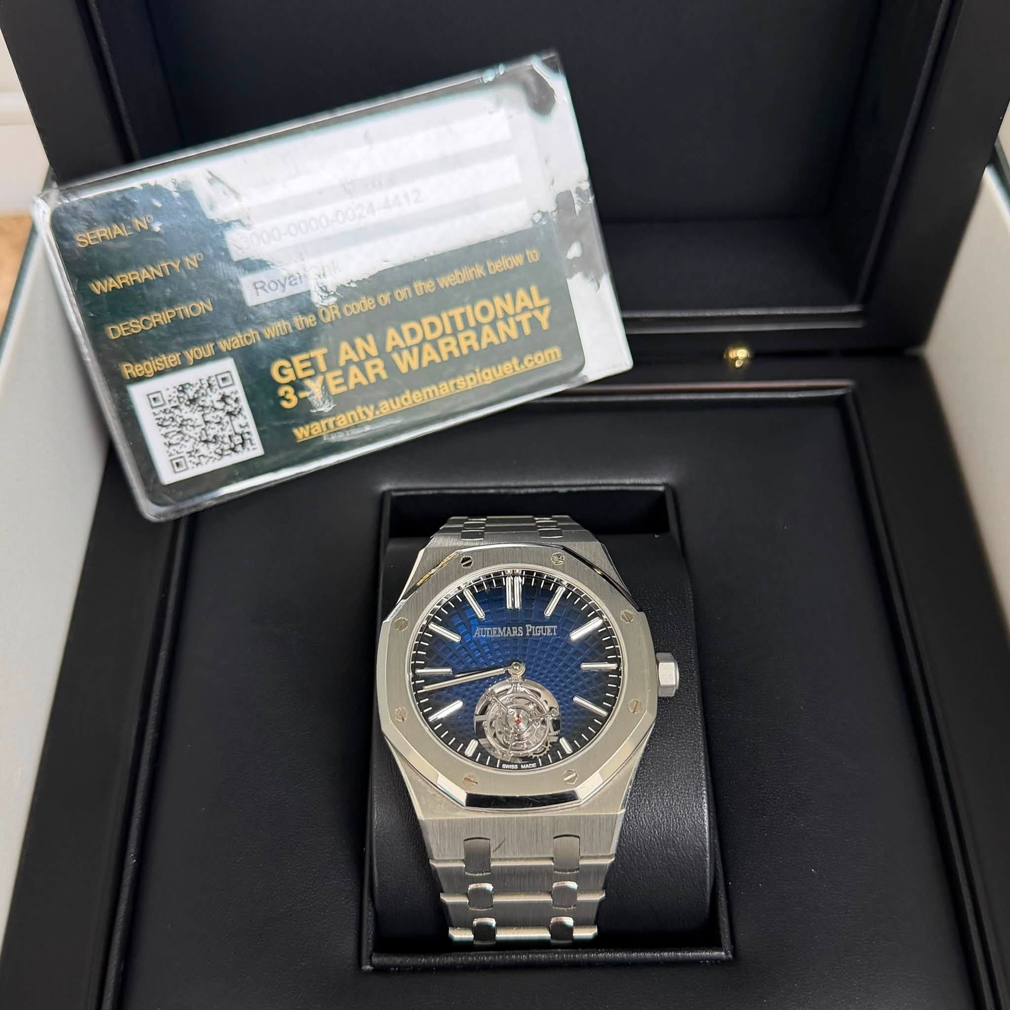 May be an image of wrist watch and text that says 'SERIALN& SERIALN WARRANTYN Royah ADDITIONAL on มา ne weblnk below DESCRIPTION walch With the OR code on Register your 向洋術円…
