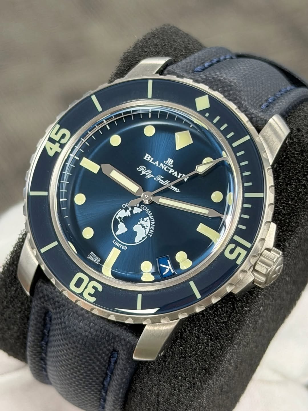 May be an image of wrist watch and text that says '45 Filly FillyFalhpms BLANCPAIN BLA BLANCPAI BHAHBR JB Fall ms COMMITMENT OMMITMENT LIMITED お気でで SWISS SWISS οε ប ١٢ SI'
