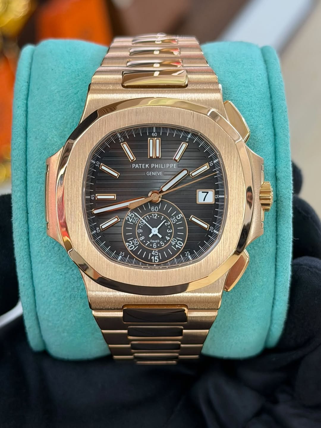May be an image of wrist watch and text that says '60 50 PATEK PHILIPPEI GENEVE OF 5 5 2 و +9 9. ០ 8 ๒ ي ผจ C i ی ه 40 10 SP St'