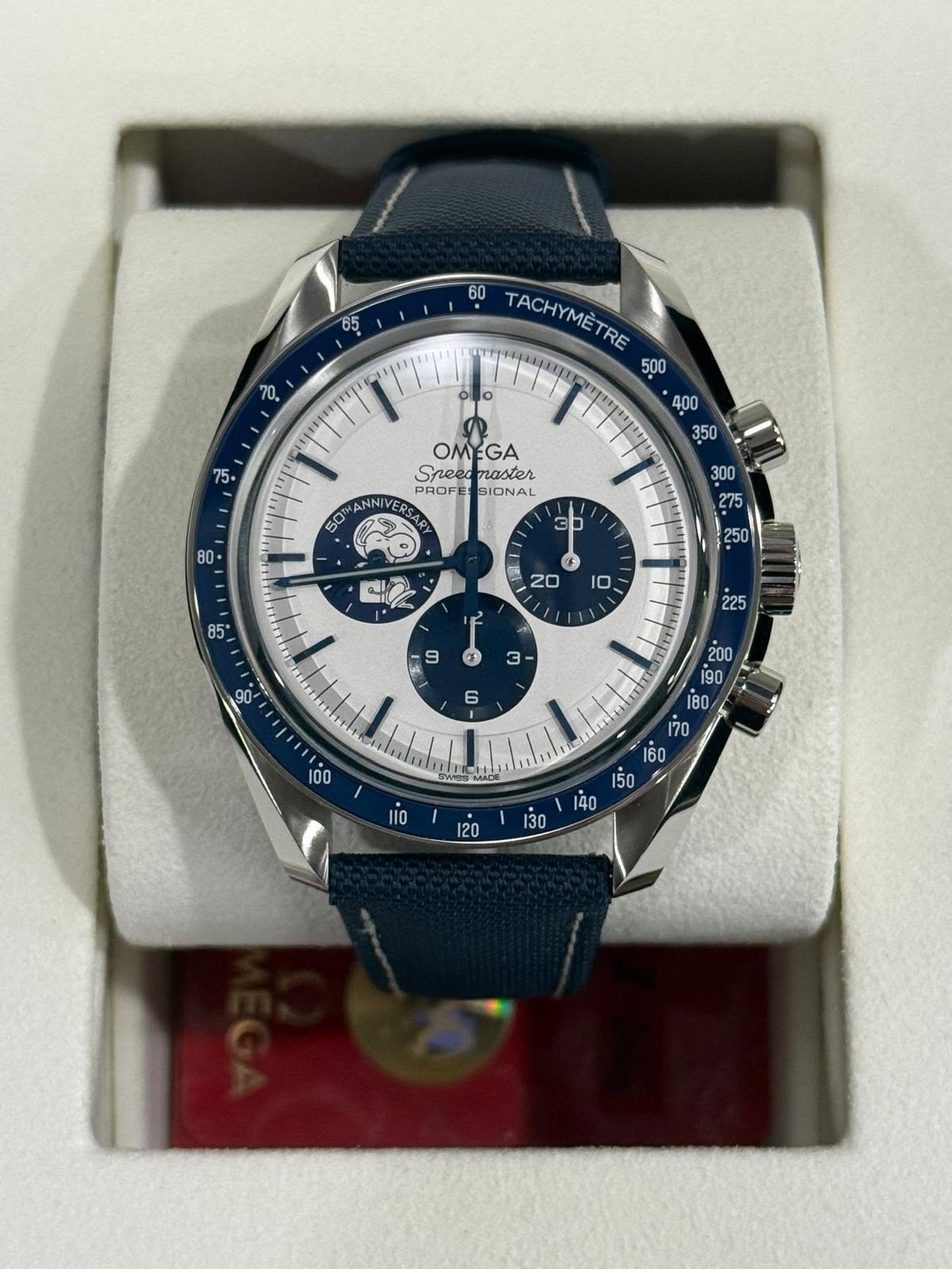 May be an image of wrist watch and text that says '05 70, 60 TACHYMETR TRE 500 o 400 350 OMEGA OΜε م ١ا 50 ANN VERSA Sneed Speecnaster naster PROF داله 6 G iio 120 130'