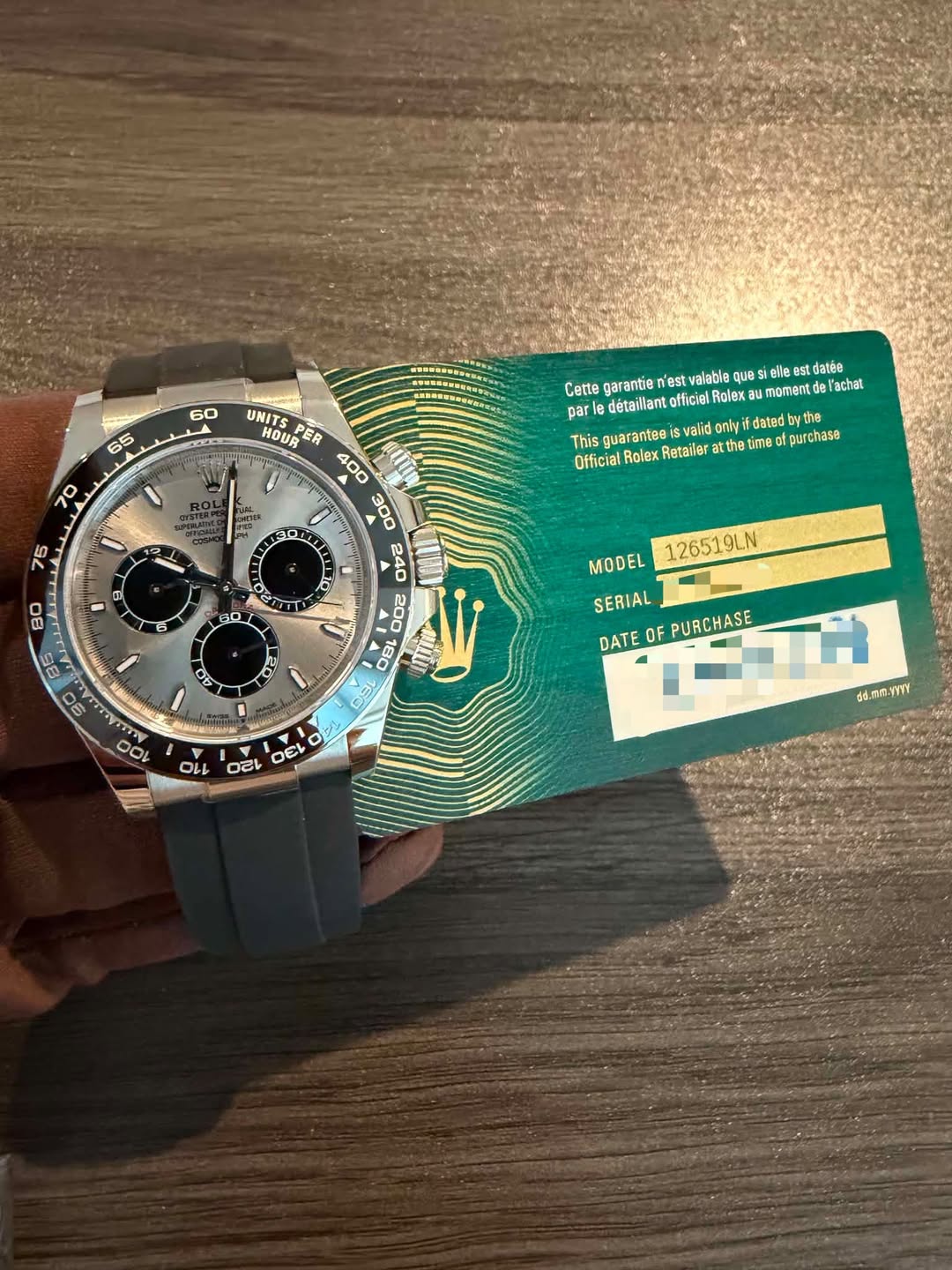 May be an image of wrist watch and text that says '6ဝေ 65 UNITS HOUR 70 elle lle ees datée To lachat Cette garantie n'est valabieq par détaillant atticiel Rolex dated the This…