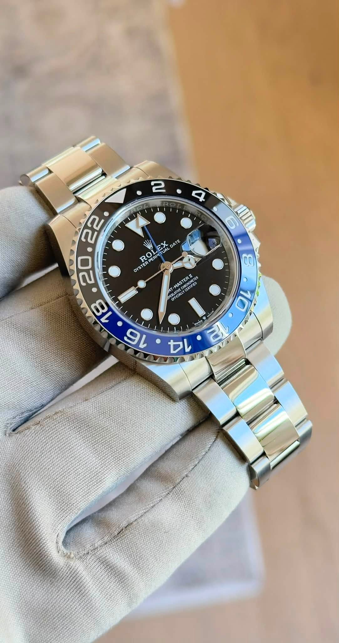 May be an image of wrist watch and text that says '2 4 6 ROLEA ረያ DATE ROL TUA OYSTE STERPERPE ROMASTERE E ON OFTウA '