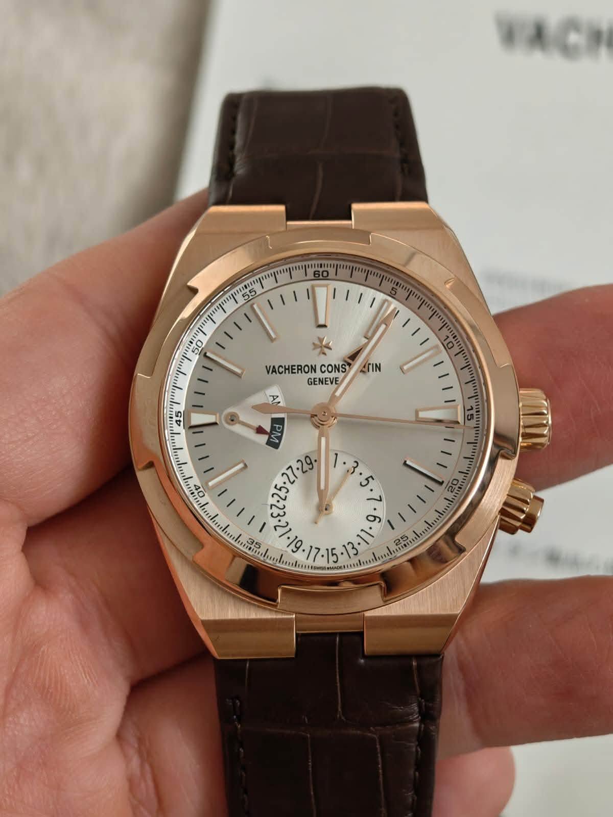May be an image of wrist watch and text that says 'VACH ክ 55 ' VACHERON CONS VACHERONCONS TIN GENEVE P 50 'ም'ም 45 nhuh.... 40 Pd '