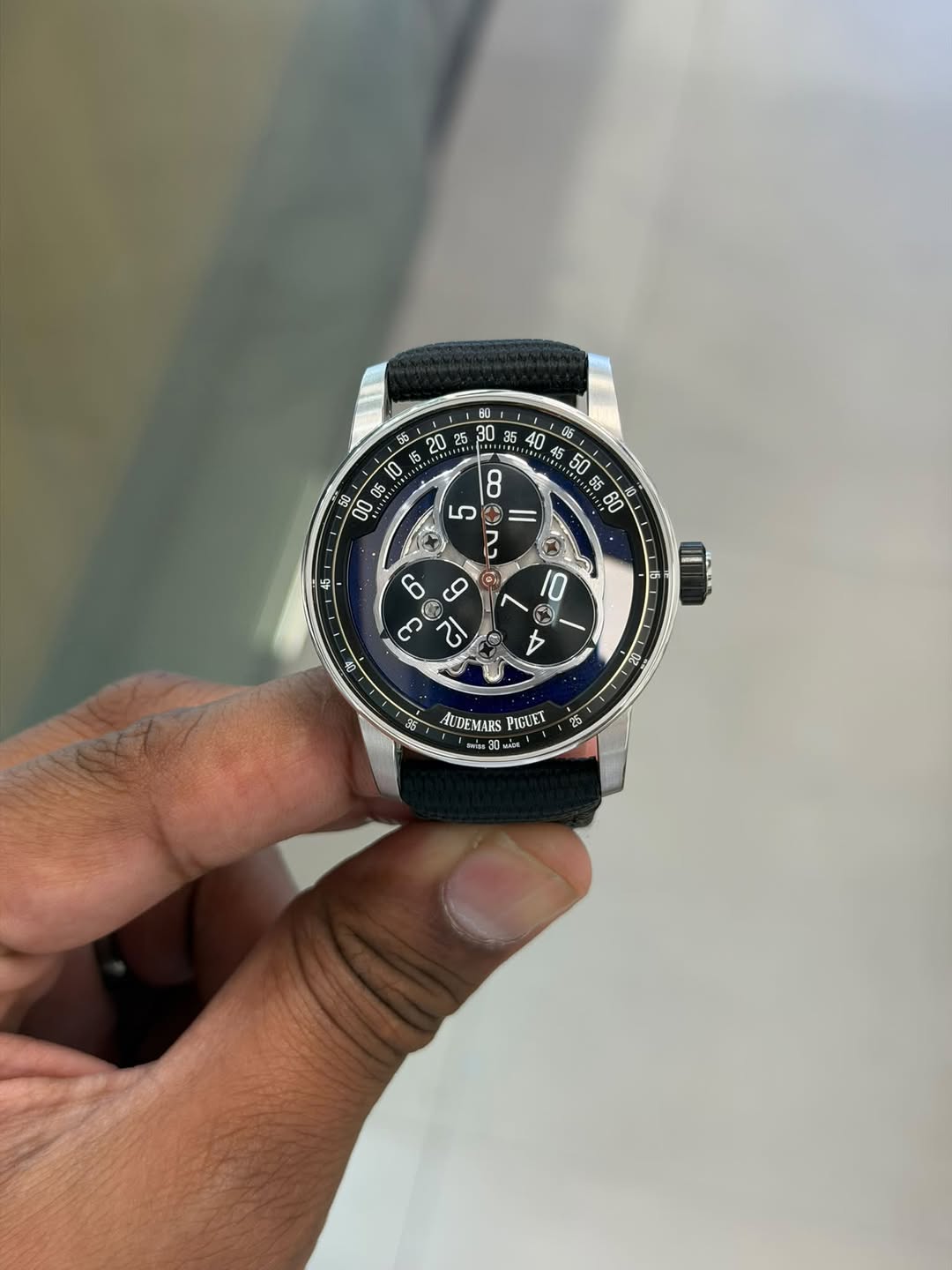 May be an image of digital watch and text that says ' 絶 מ 2 a 45- 45 cO O S 10 1 E က 2 4 02 S5 35, AUDEMARS PIGUET 30อ اننس 25'