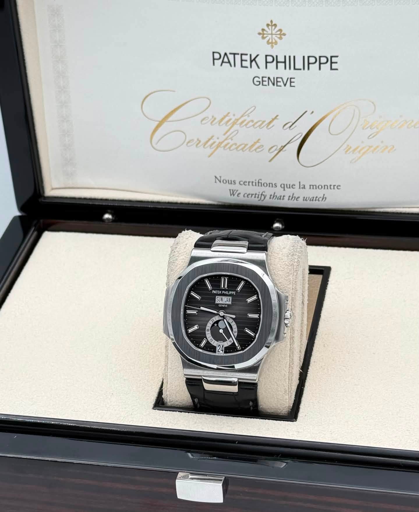 May be an image of wrist watch and text that says 'PATEK PATEKPHILIPPE PHILIPPE GENEVE Castfu Dertificate Ougi Nous certifions que la montre We certify that the watch EKPHEAP…