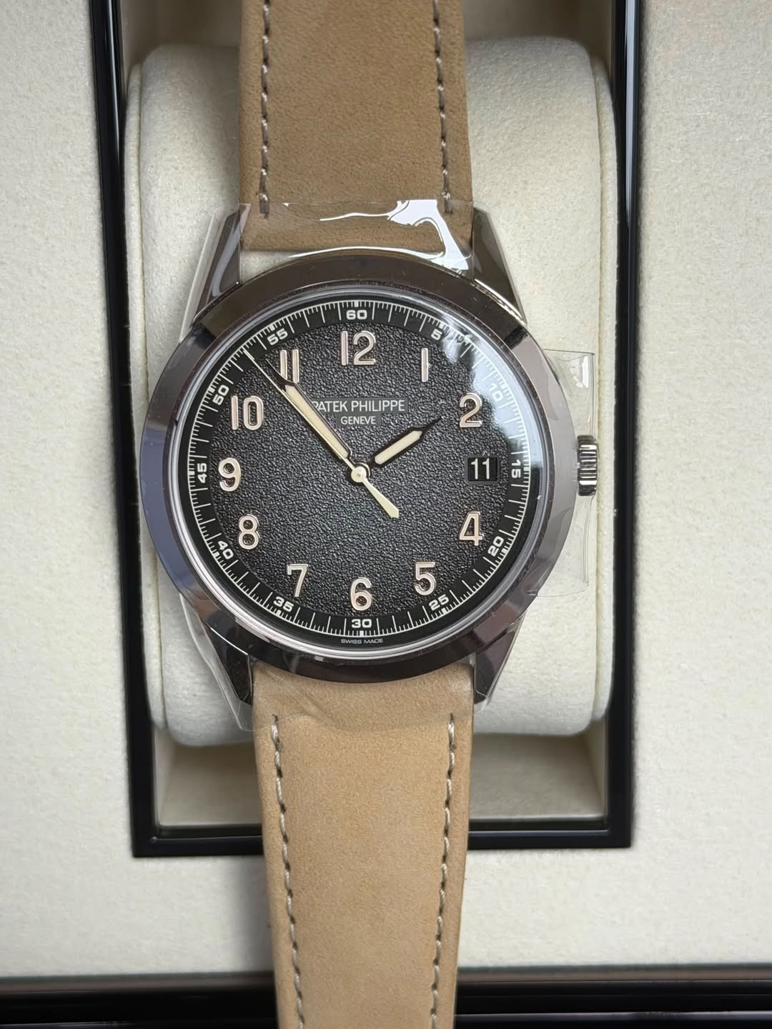 May be an image of wrist watch and text that says '60 12 मरी ١ 2 5 55 II 50 ማማ 10 PATEK PHILIPPE GENEVE 45 45 ف S E AONADI B 2 6 30'