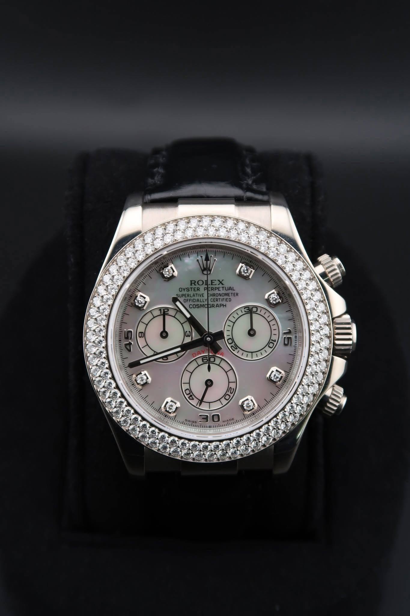 May be an image of wrist watch and text that says '組 rl Ka 10 5 G 金 ឡ رنه G T O'