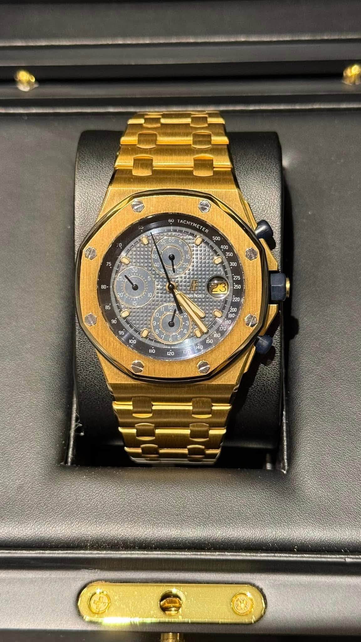 May be an image of wrist watch and text that says 'ဆပ ACHYME ACKY SA TER 8 X إبه 20'