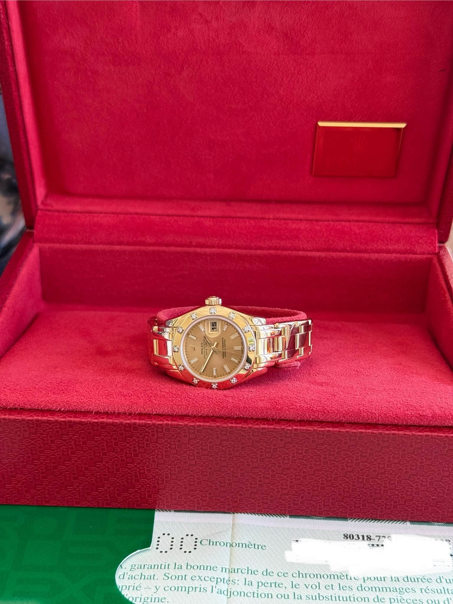 May be an image of wrist watch and text that says 'Tin 75 केू み ম Chronomètre garantit a bonne marche de dec ce chronométic pour a durćo d'u d'achat. d Sont exceptés. la perte, le…