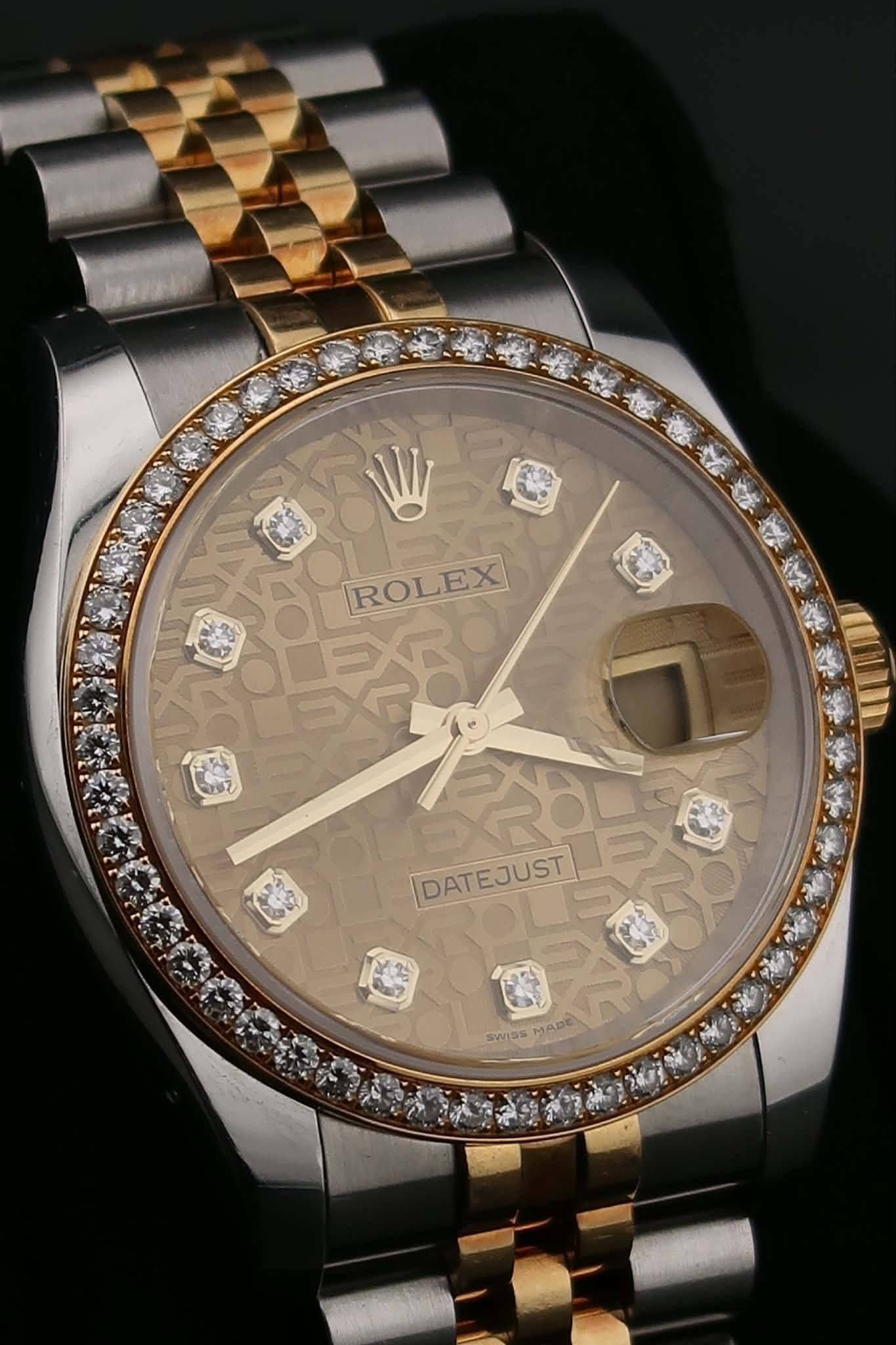 May be an image of wrist watch and text that says 'ROLEX 5P DATEJUST JUST SWISS MADE'