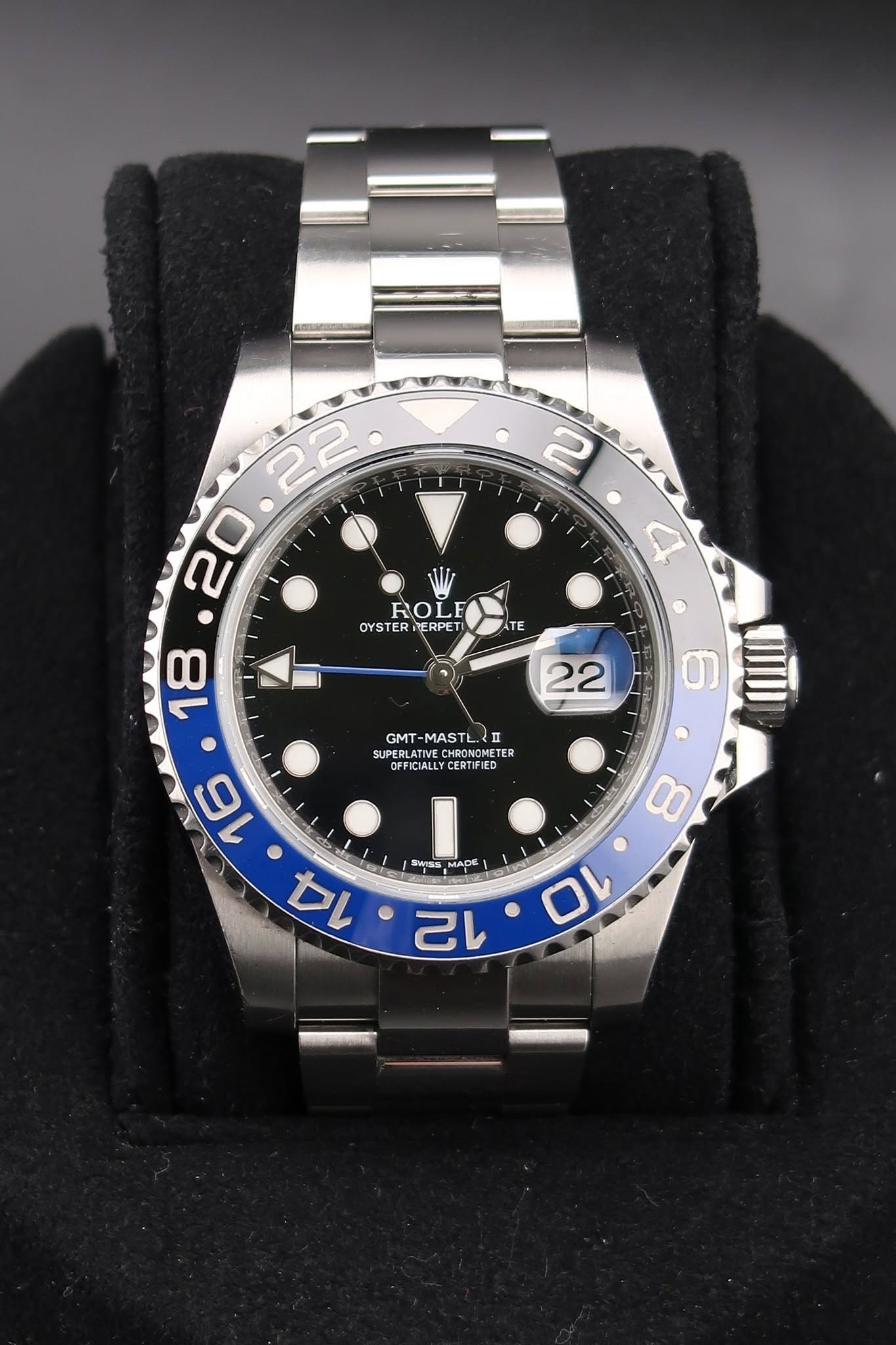 May be an image of wrist watch and text that says ' • 4 ROLF OYSTER RERPET ATE 22 6 GMT MASTL<D GMT-MASTLII ㅍ SUPERLATIVE CHRONOMETE OMETER TER OFFICIALLY CERTIFIED P 8 16 14 SMISS…