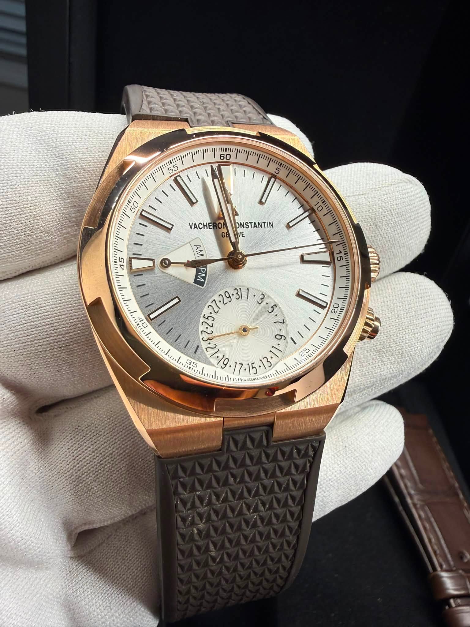 May be an image of wrist watch and text that says '60 np 55 መ /50 VACHER ON ONSTANTIN וןייןשיי 시로기를 1INT. AM O بن PM و a AU ನ್ರಾ TH351'