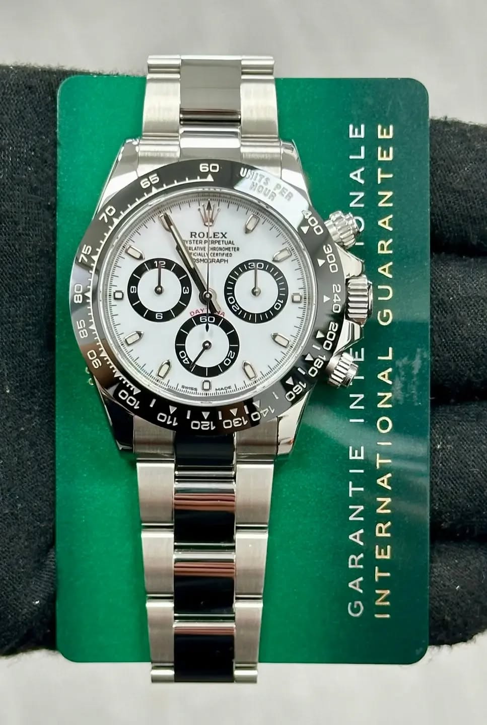 May be an image of wrist watch and text that says '60 65 70 UNITS HOUR PER ROLEX USTER STERPERPETUAL MEETUAL EICIALLNG TER AeH U 12 9 30 ผ DAY 60 6 Q 100 000 IONALE GUARANTEE OF 20…