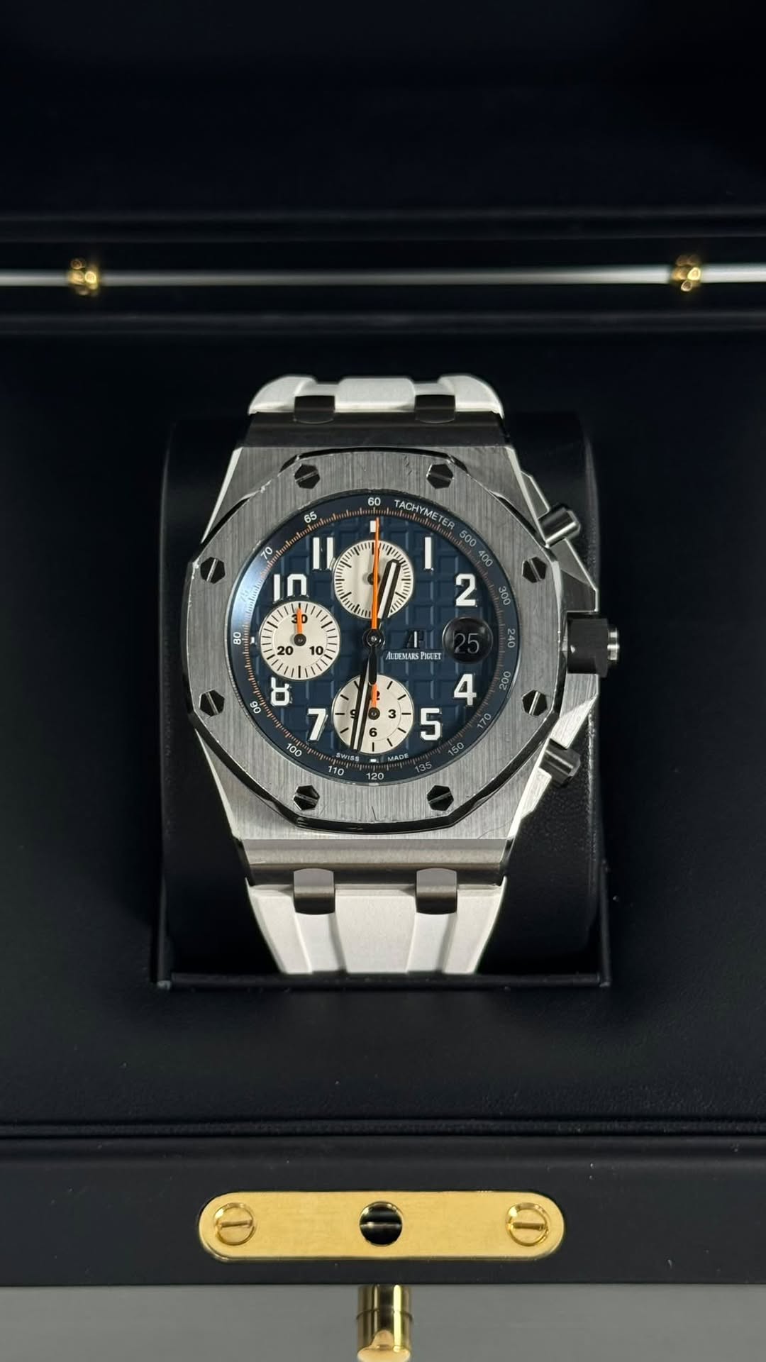 May be an image of wrist watch and text that says '5ي 60 AGHYLETER ER 500 שייי N Beako શ્रीत 11 3D / 20 20 ร ኳስም MN TTO T0 MMOR 120'