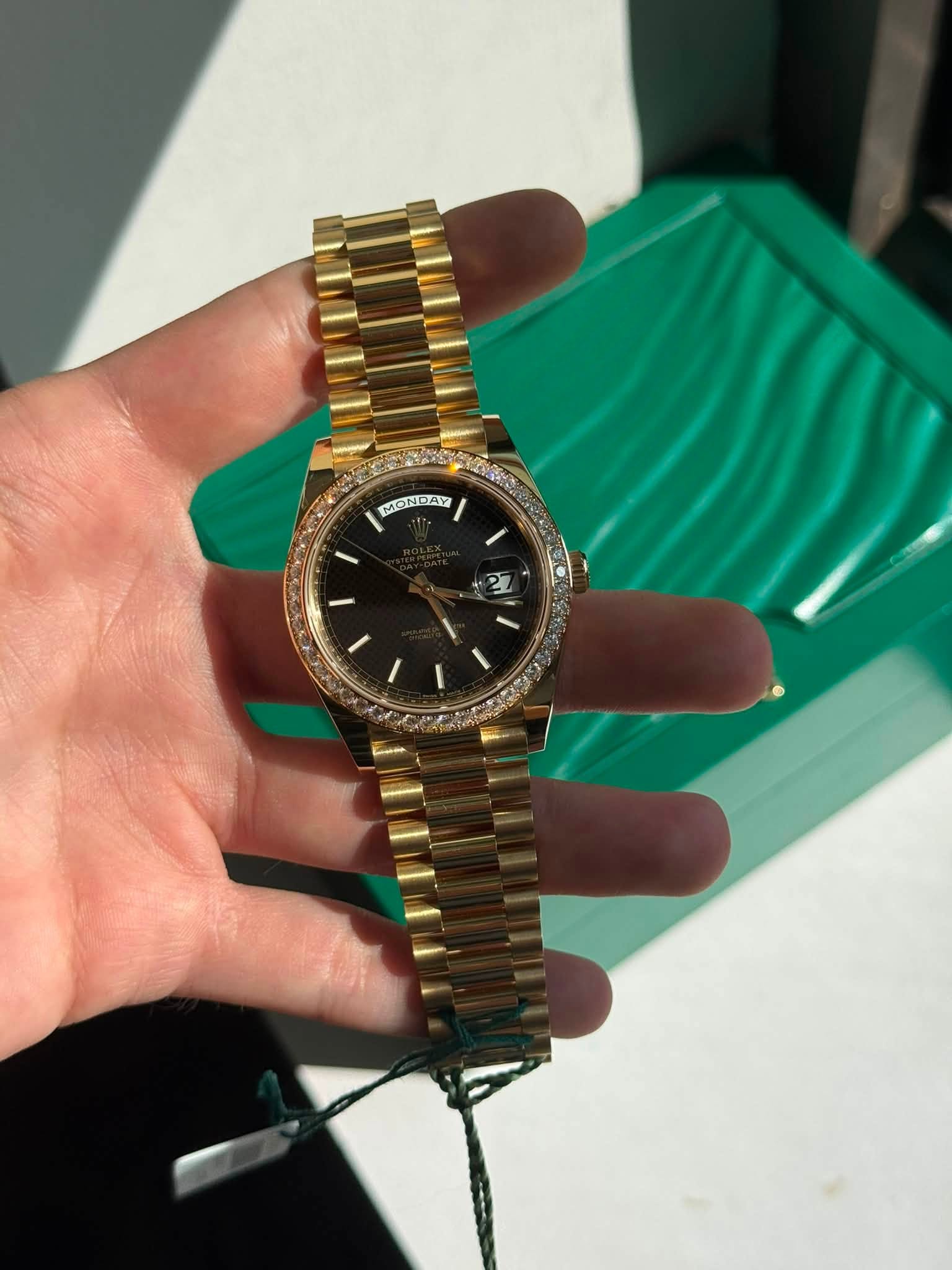 May be an image of wrist watch and text that says 'MONDAY A'